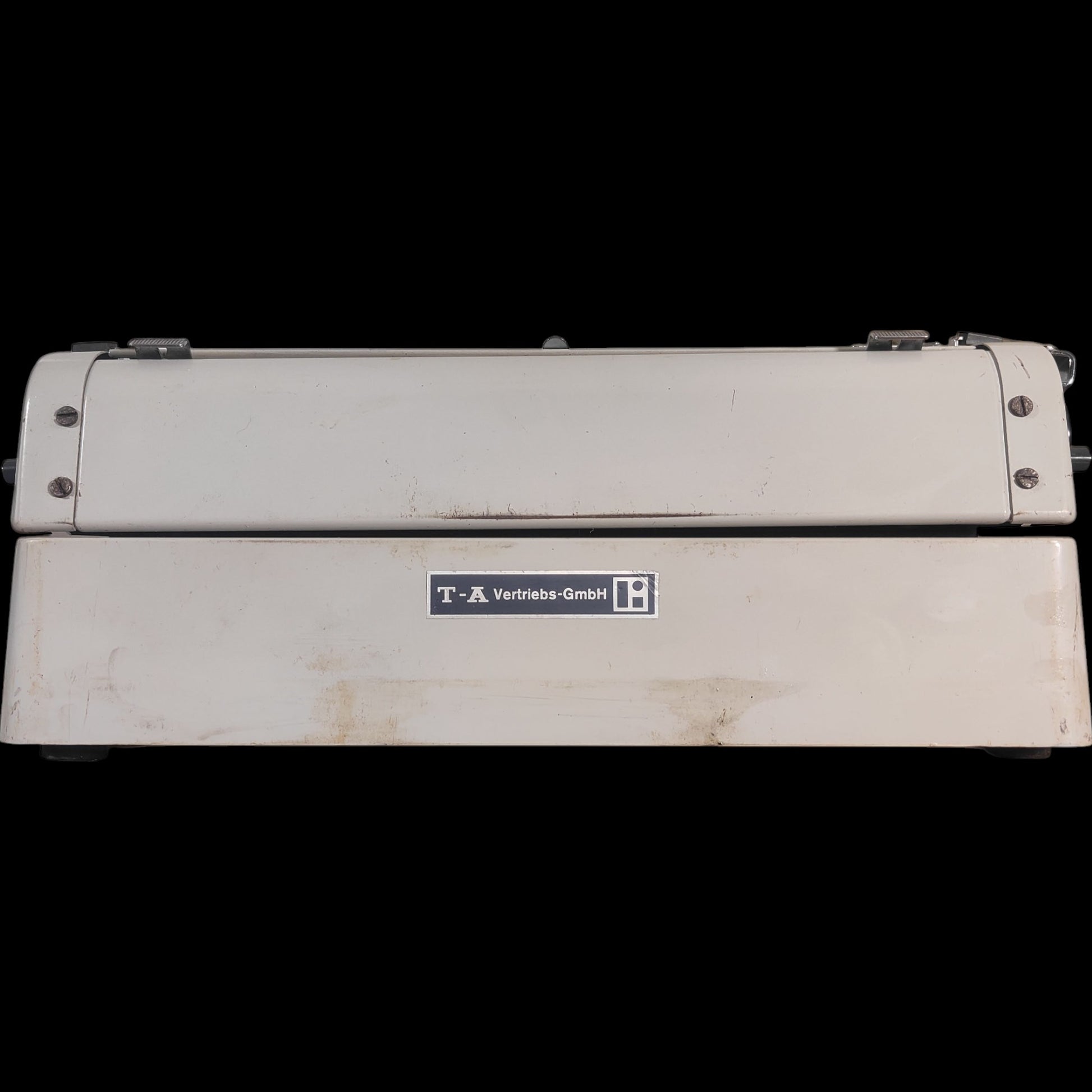 Image of Triumph Gabriele 10 Typewriter. Available from universaltypewritercompany.in