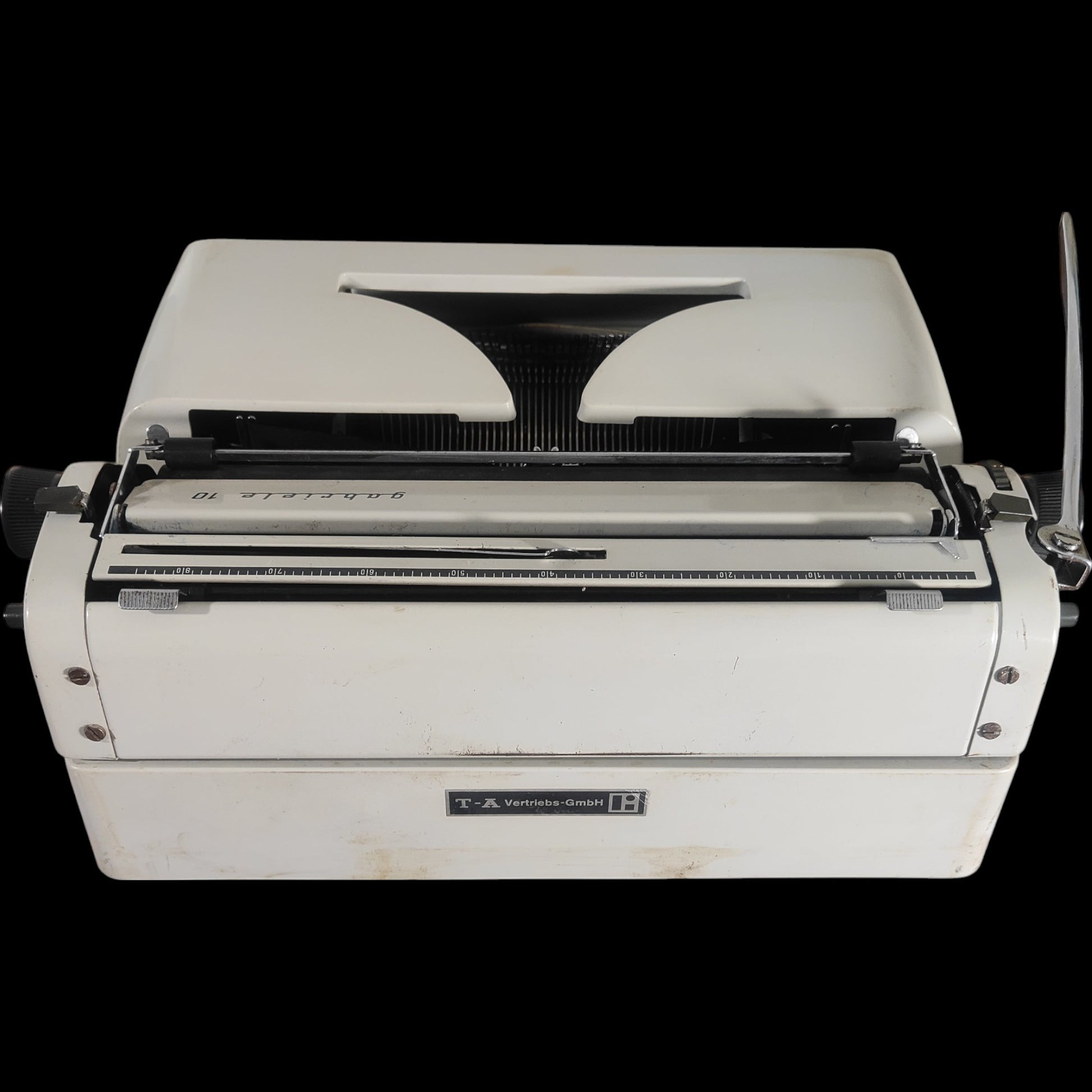 Image of Triumph Gabriele 10 Typewriter. Available from universaltypewritercompany.in