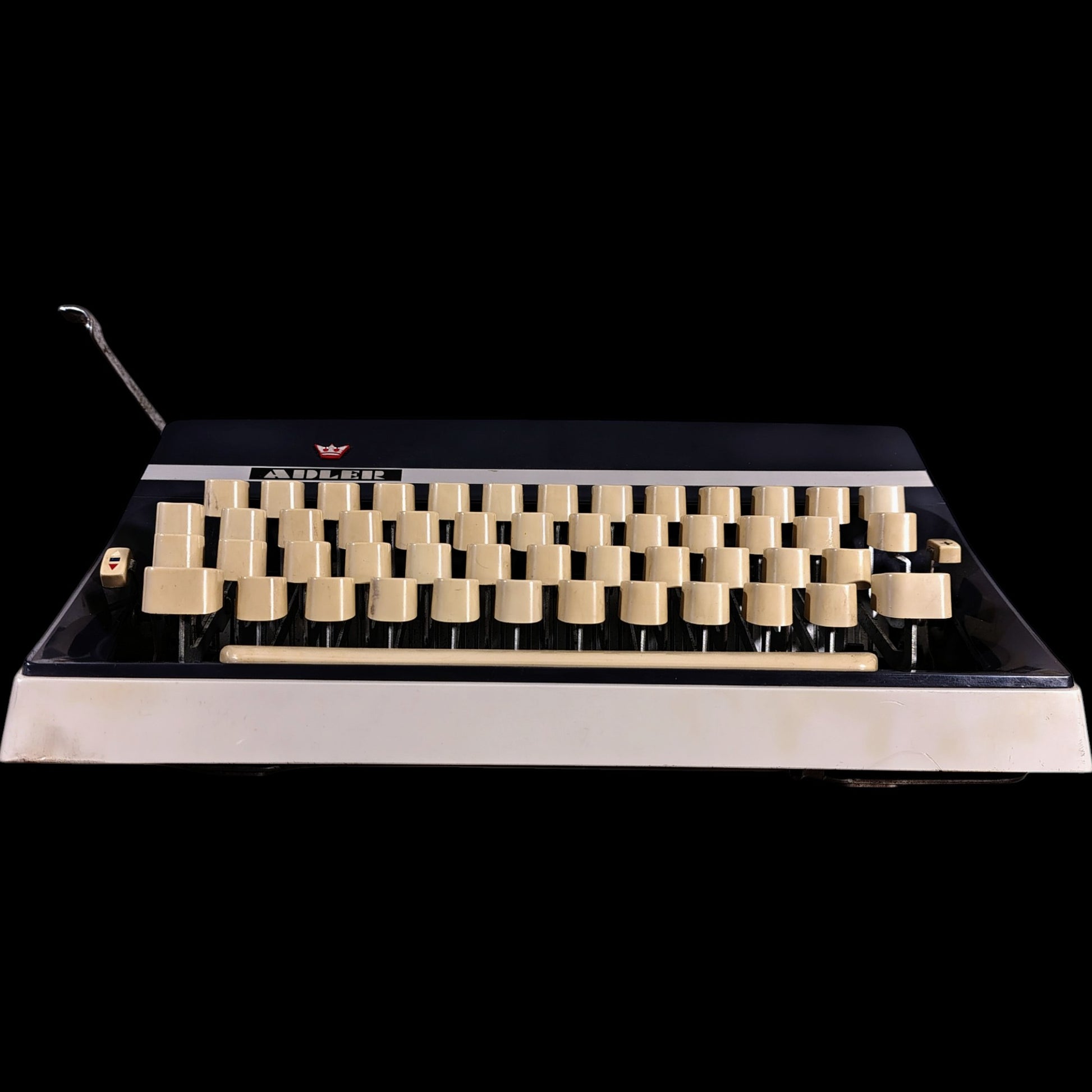 Image of Adler Gabriele 35 Typewriter. Available from universaltypewritercompany.in
