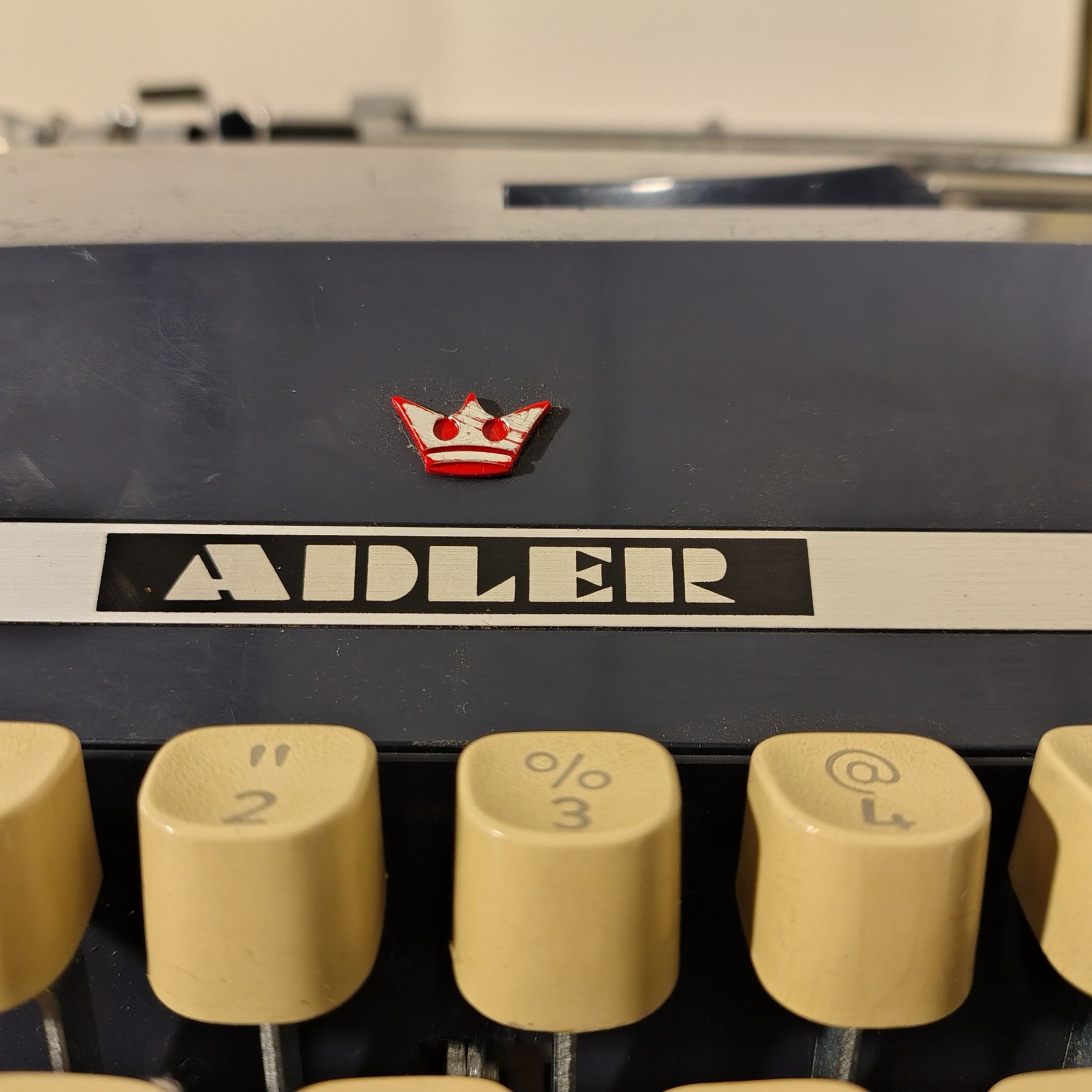 Image of Adler Gabriele 35 Typewriter. Available from universaltypewritercompany.in