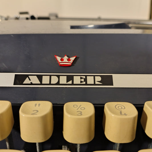 Image of Adler Gabriele 35 Typewriter. Available from universaltypewritercompany.in