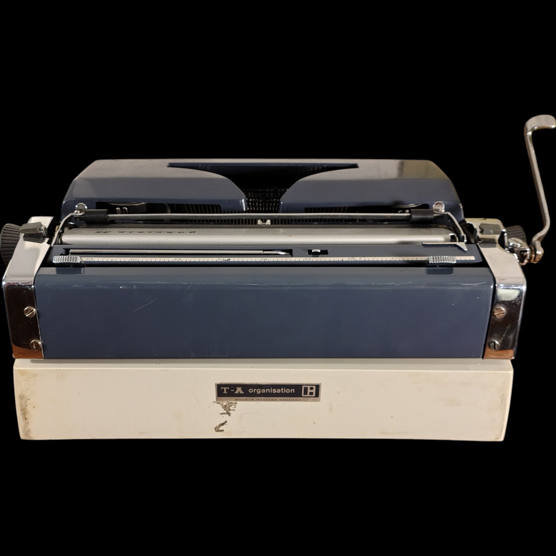 Image of Adler Gabriele 35 Typewriter. Available from universaltypewritercompany.in