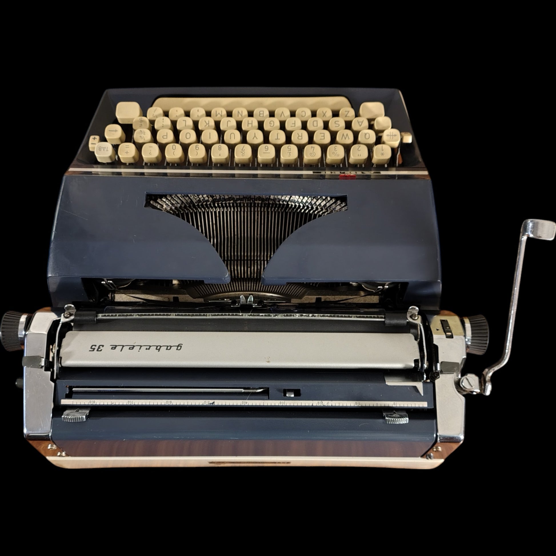 Image of Adler Gabriele 35 Typewriter. Available from universaltypewritercompany.in