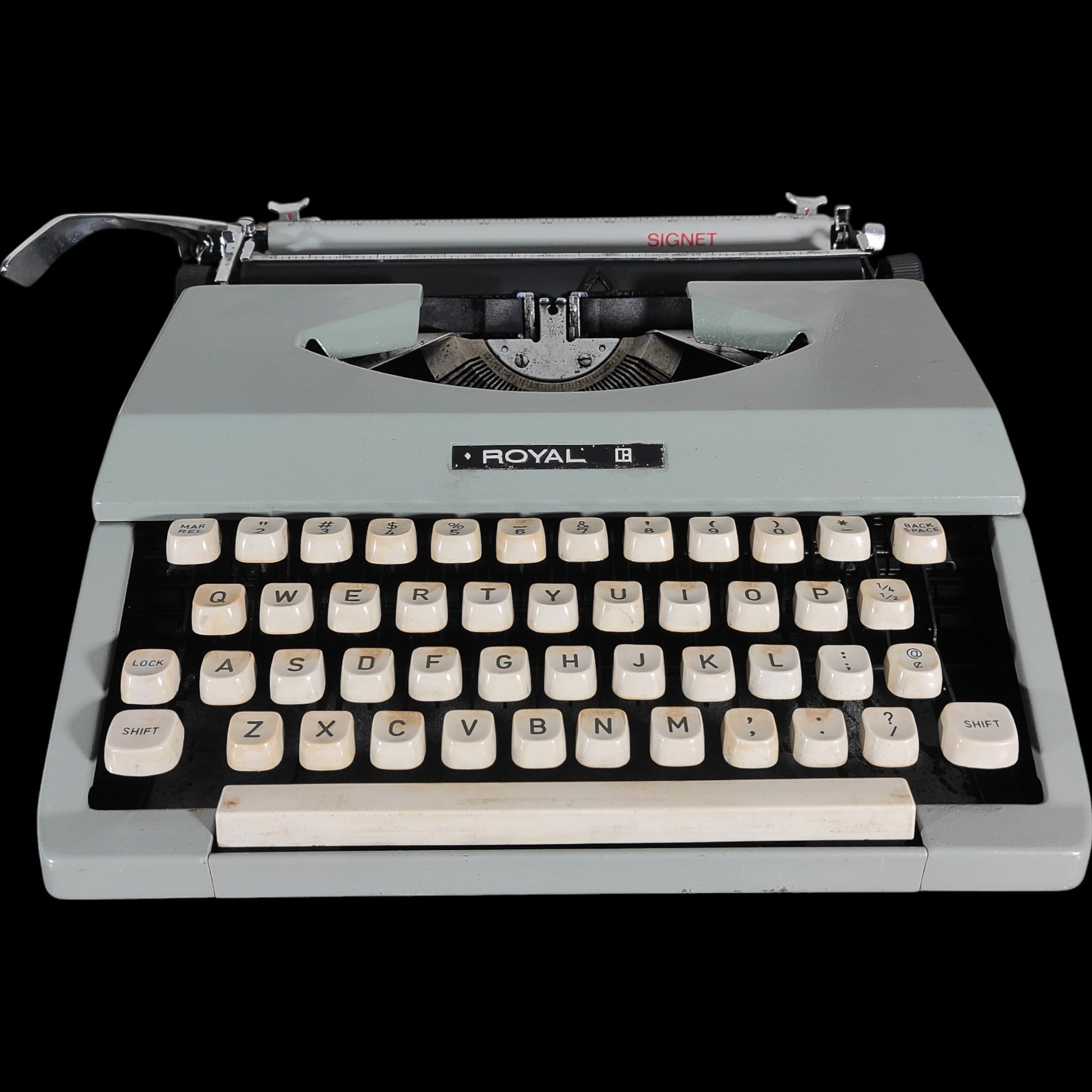 Image of Royal Signet Typewriter. Available from universaltypewritercompany.in