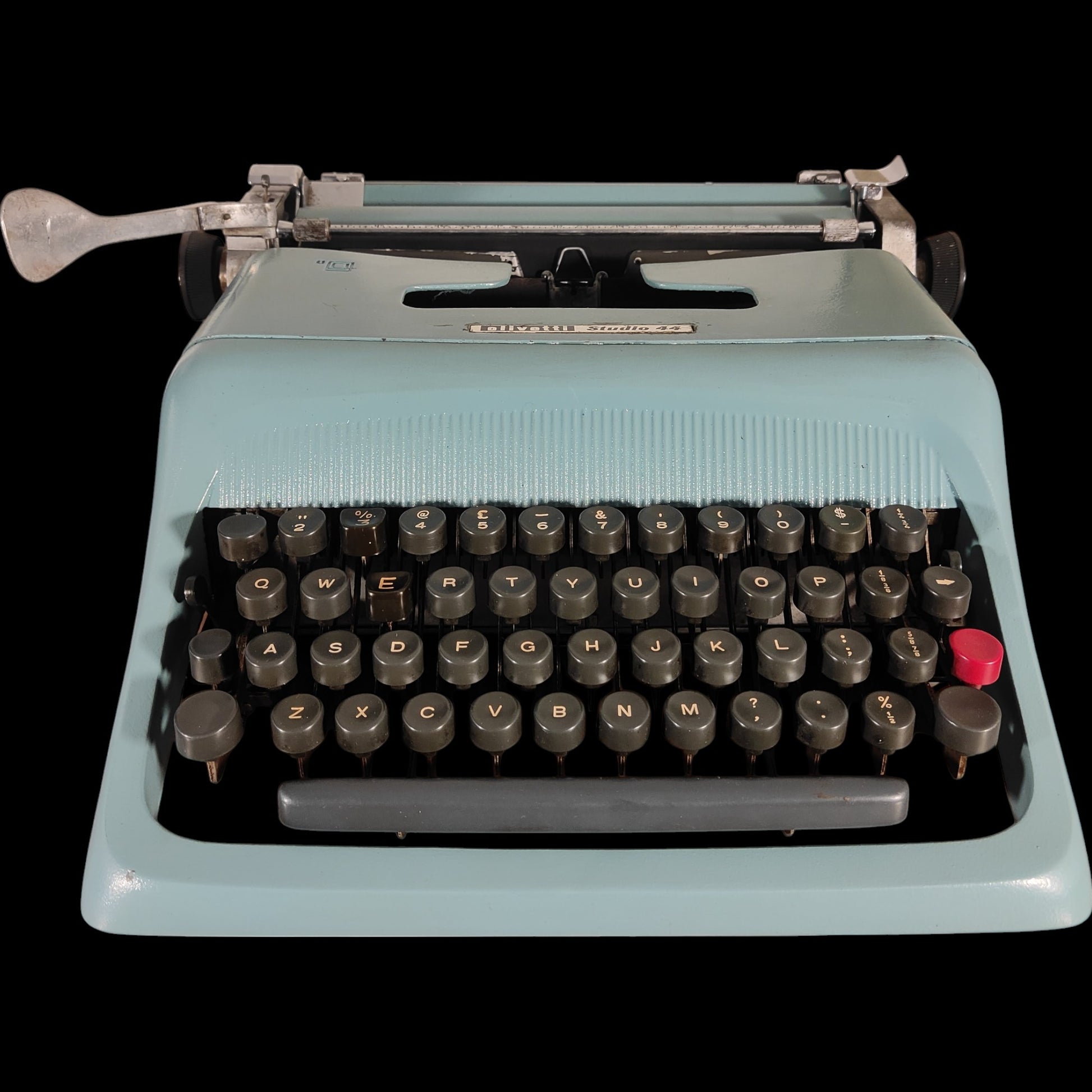 Image of Olivetti Studio 44 Typewriter. Available from universaltypewritercompany.in