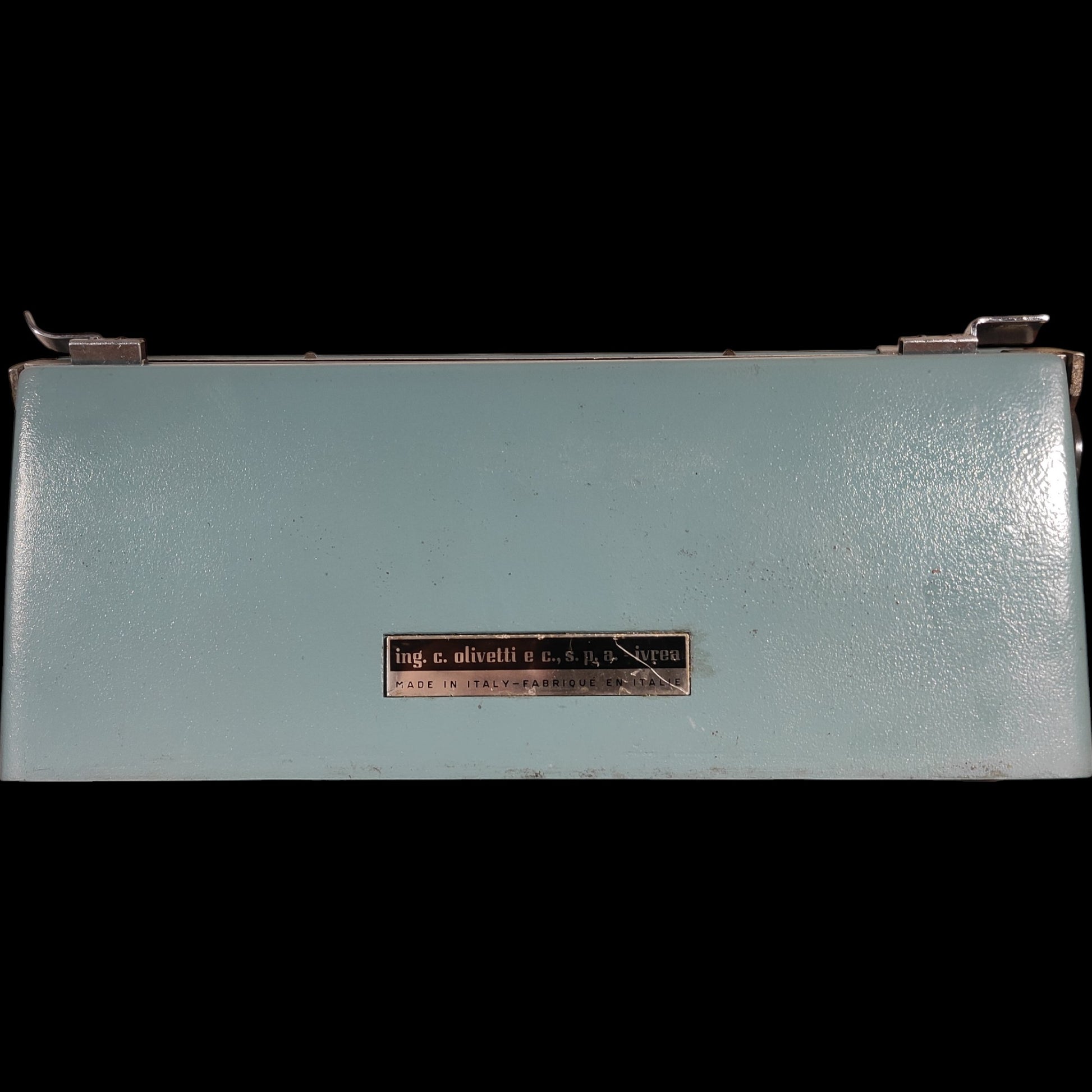 Image of Olivetti Studio 44 Typewriter. Available from universaltypewritercompany.in