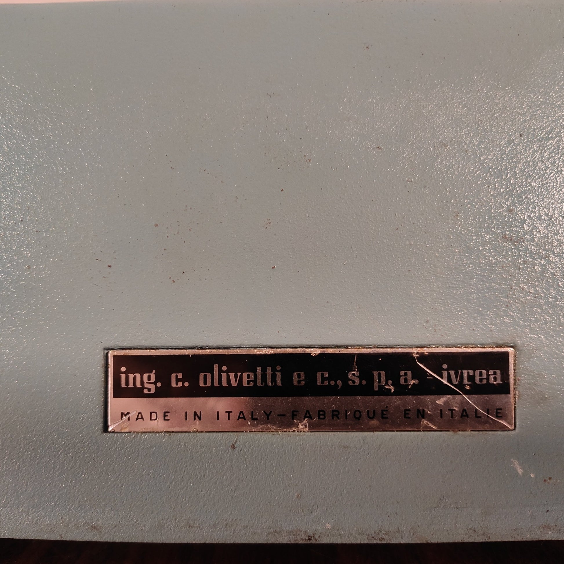 Image of Olivetti Studio 44 Typewriter. Available from universaltypewritercompany.in