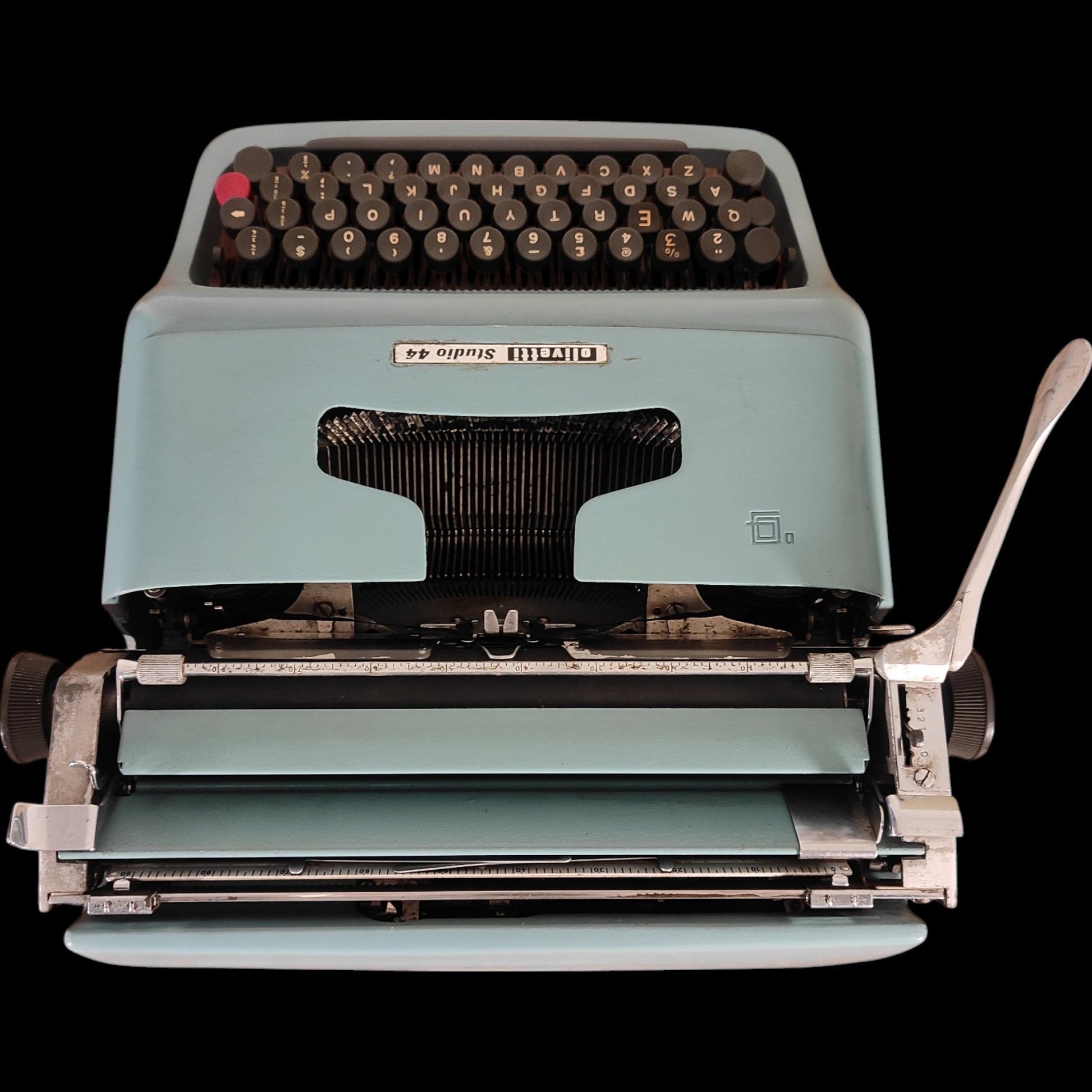 Image of Olivetti Studio 44 Typewriter. Available from universaltypewritercompany.in