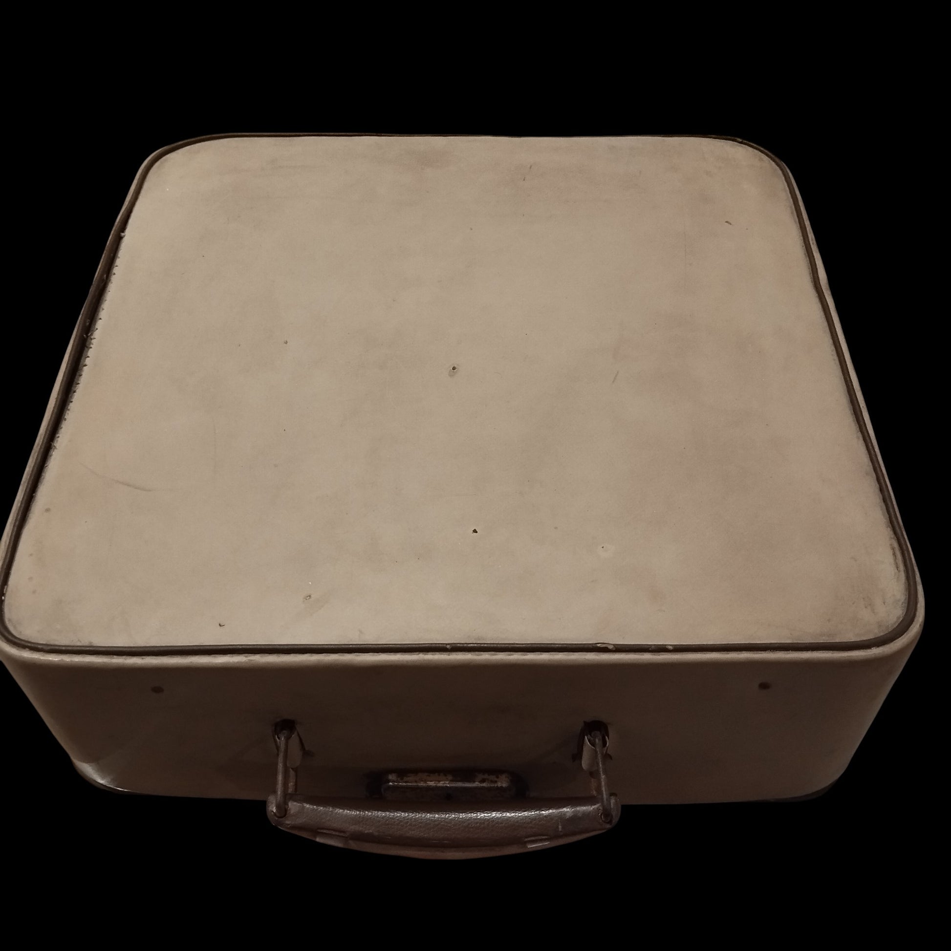 Image of Royal Royalite 120 Typewriter. Available from universaltypewritercompany.in