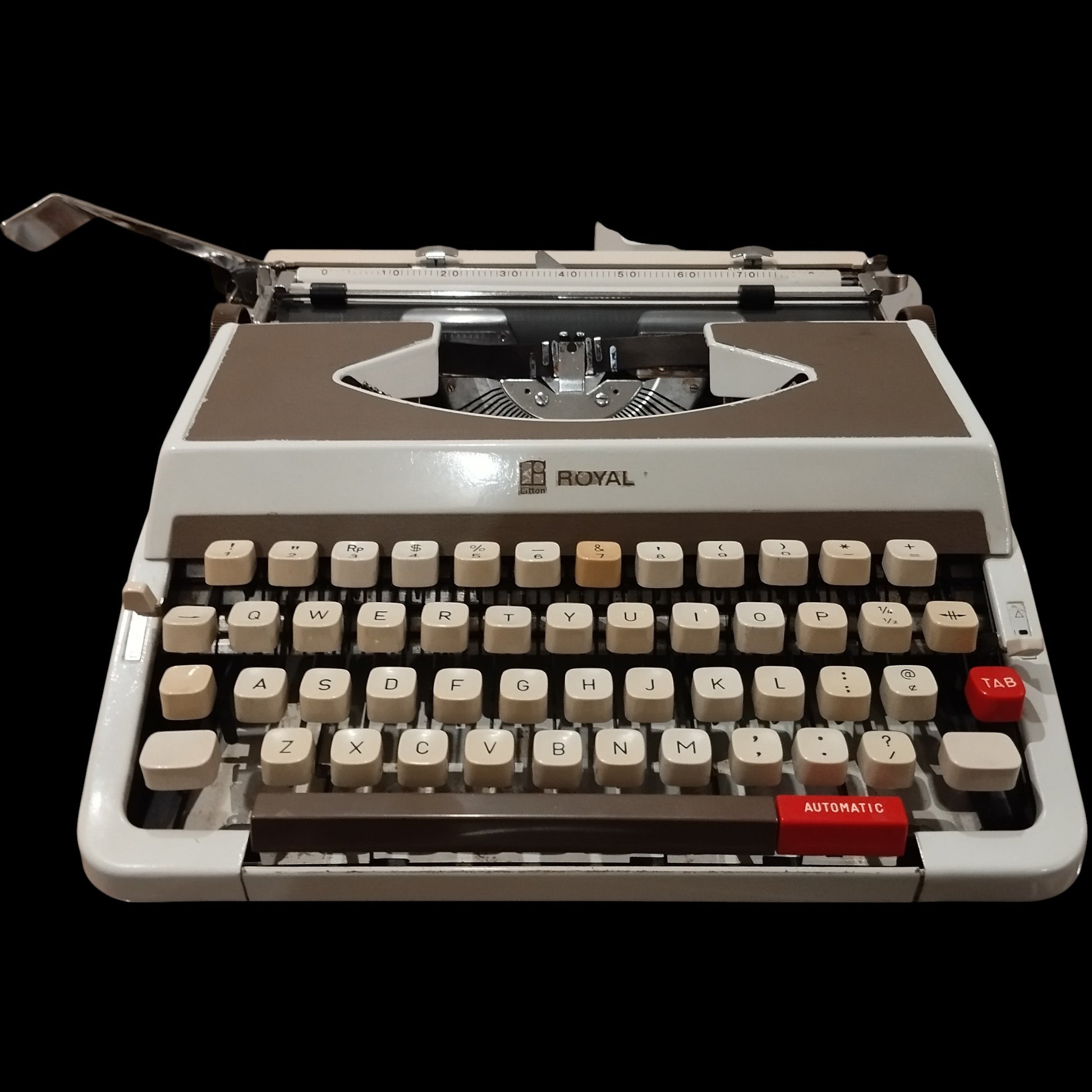 Image of Royal 204 Typewriter. Available from universaltypewritercompany.in