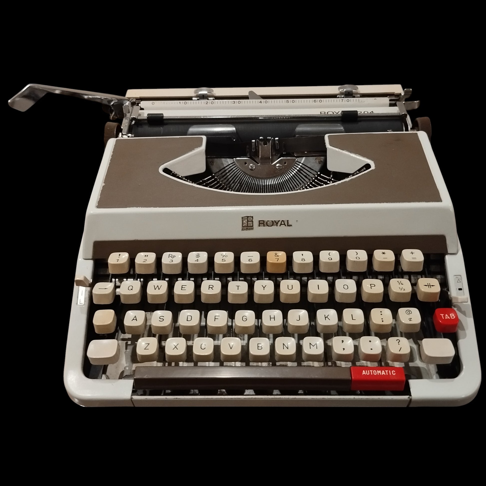 Image of Royal 204 Typewriter. Available from universaltypewritercompany.in