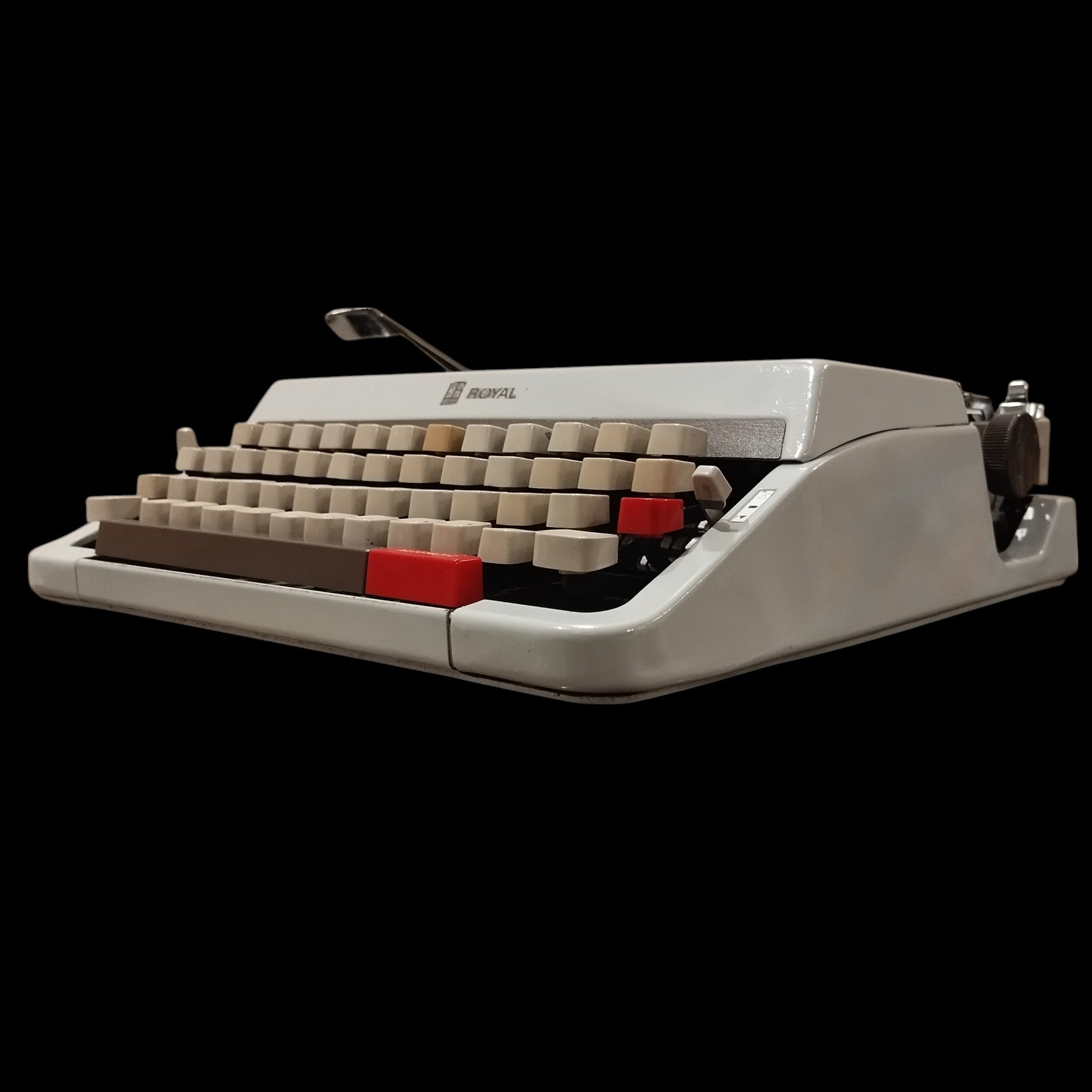 Image of Royal 204 Typewriter. Available from universaltypewritercompany.in