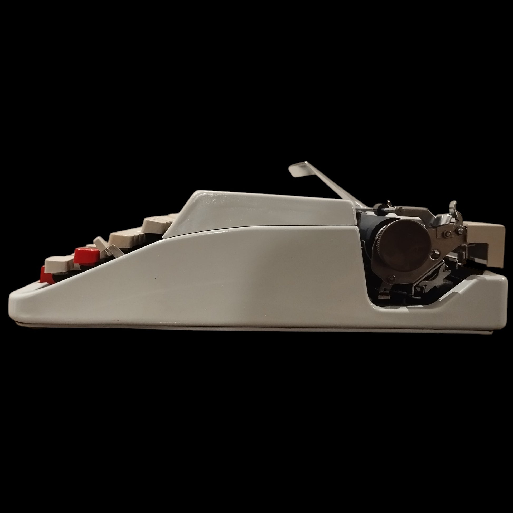 Image of Royal 204 Typewriter. Available from universaltypewritercompany.in