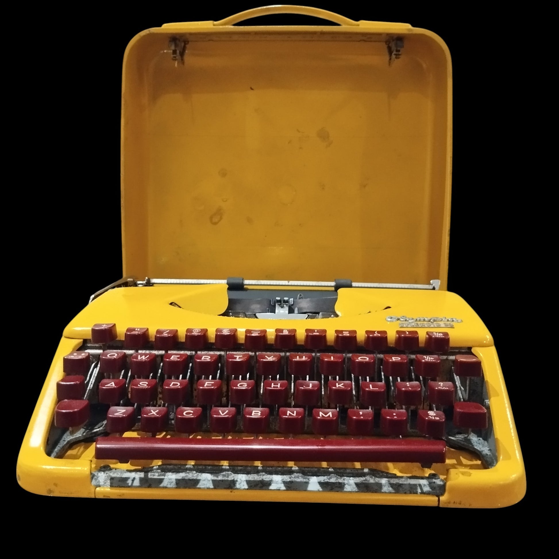 Image of Olympia Splendid 33 Typewriter. Available from universaltypewritercompany.in