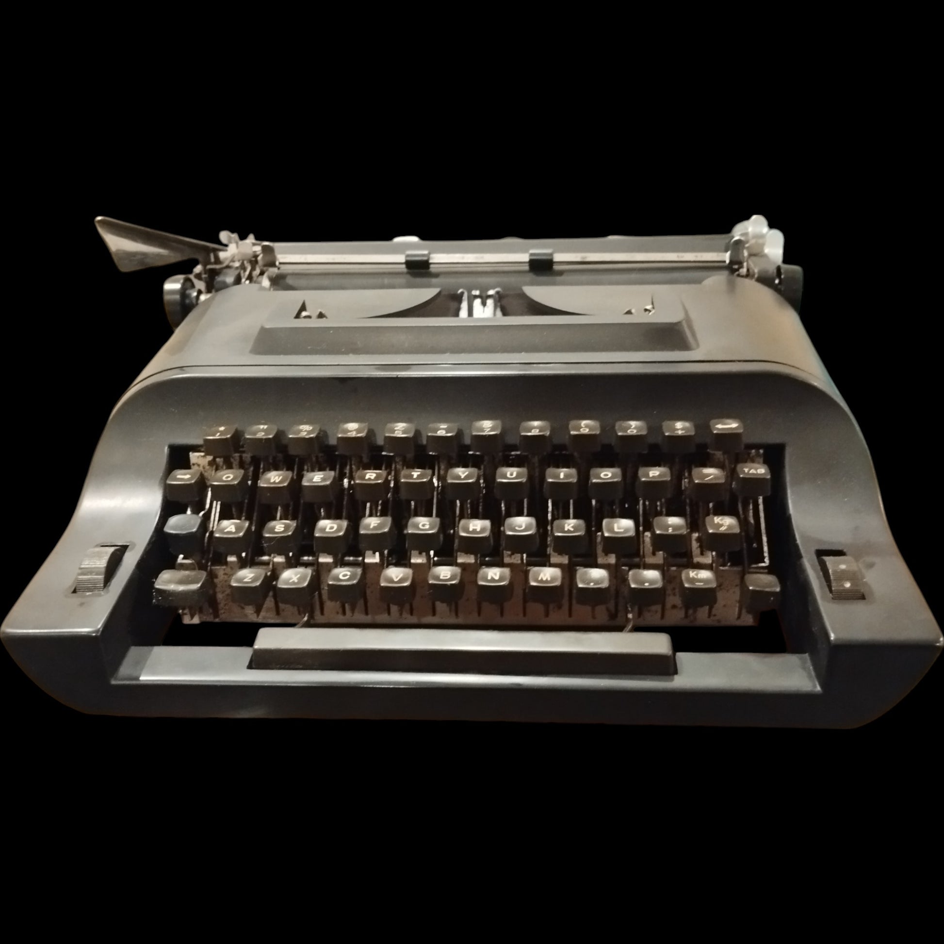 Image of Remington 20 Typewriter. Available from universaltypewritercompany.in