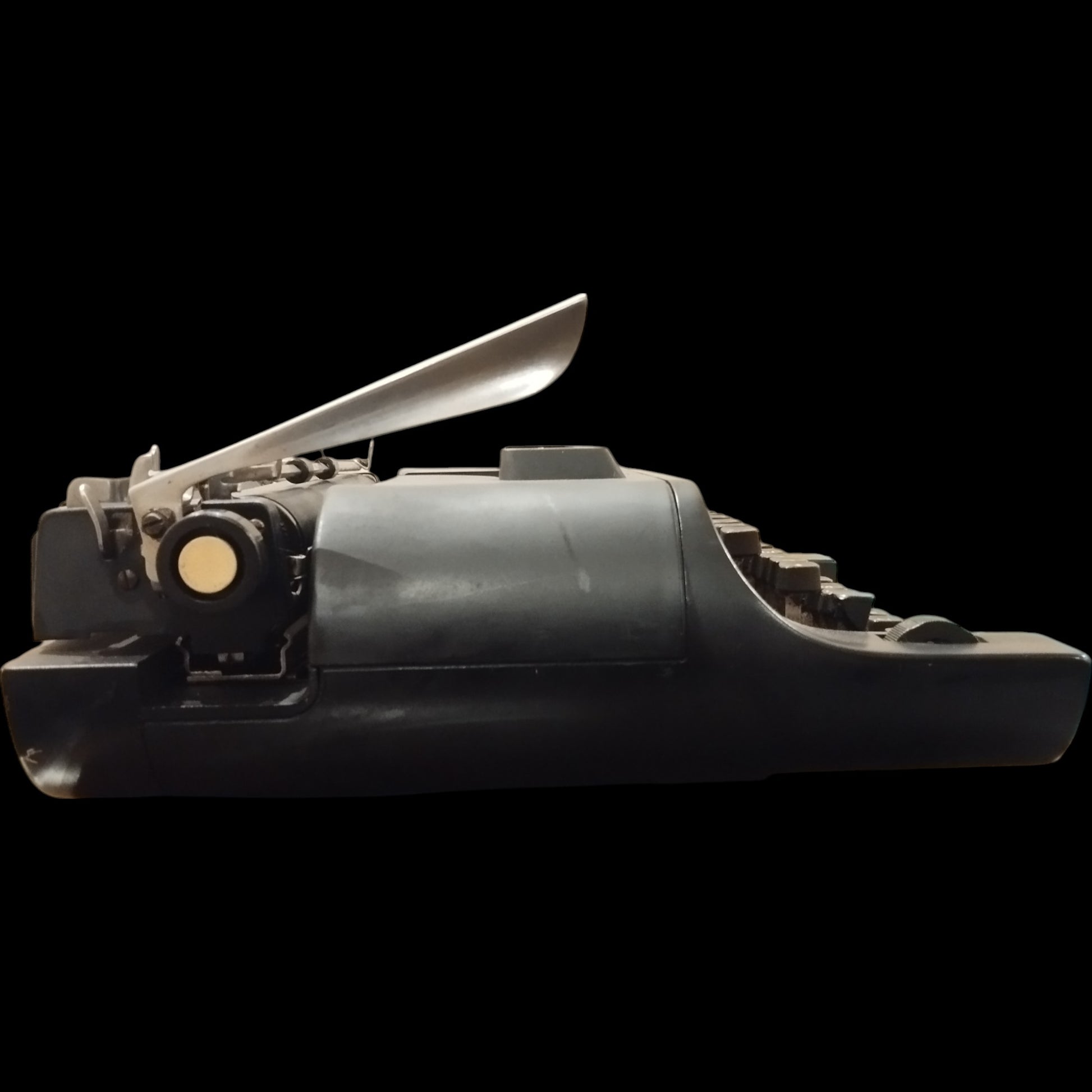 Image of Remington 20 Typewriter. Available from universaltypewritercompany.in
