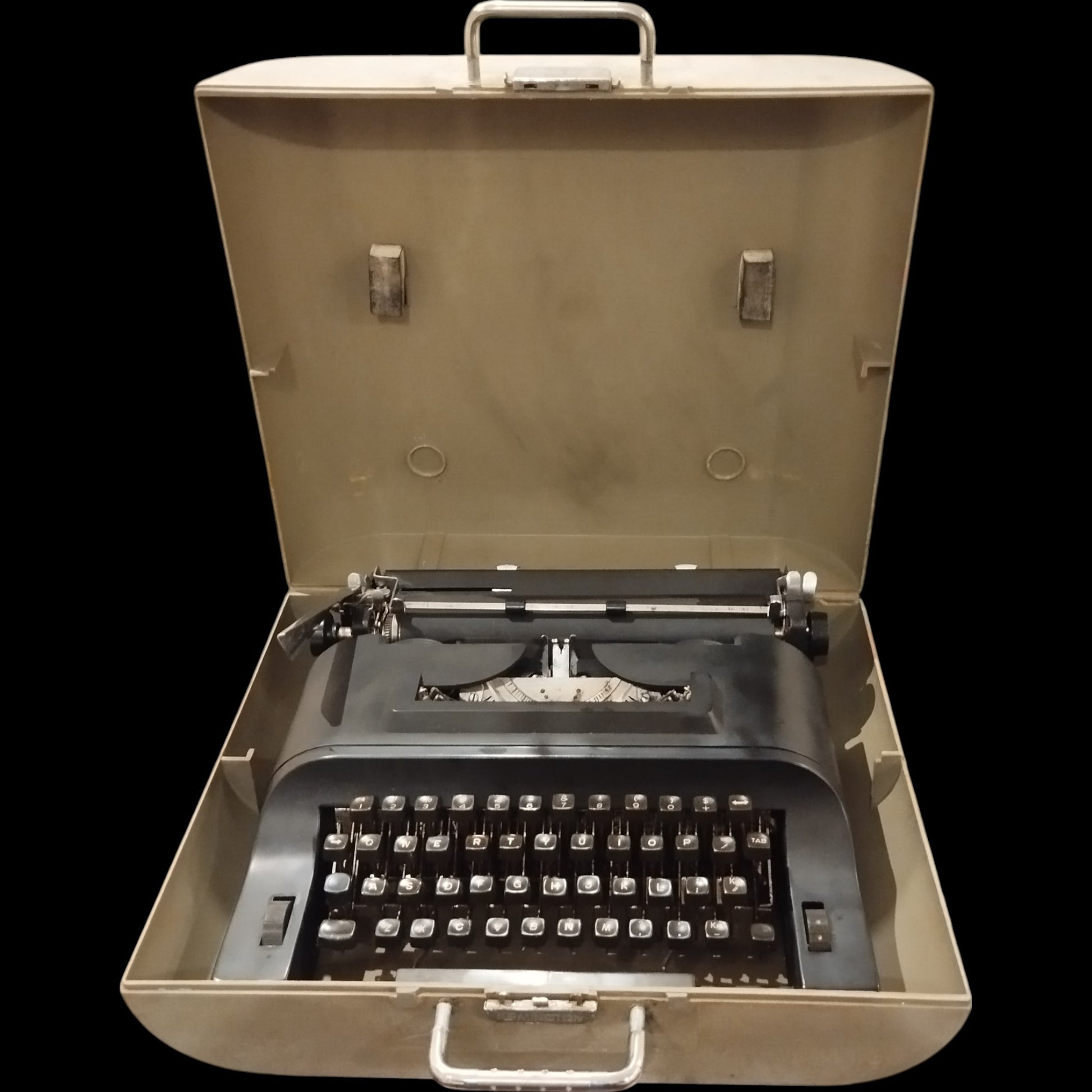 Image of Remington 20 Typewriter. Available from universaltypewritercompany.in