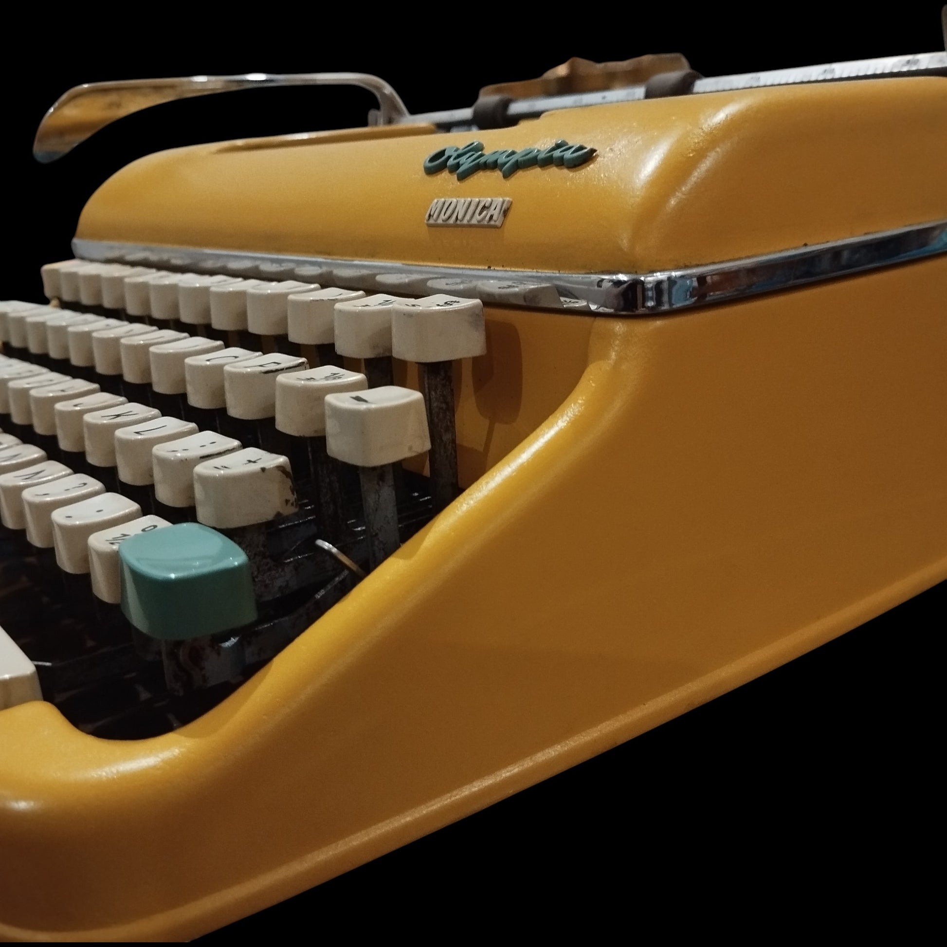 Image of Olympia Monica Typewriter. Available from universaltypewritercompany.in