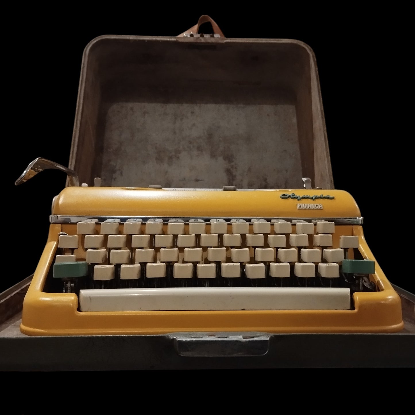 Image of Olympia Monica Typewriter. Available from universaltypewritercompany.in