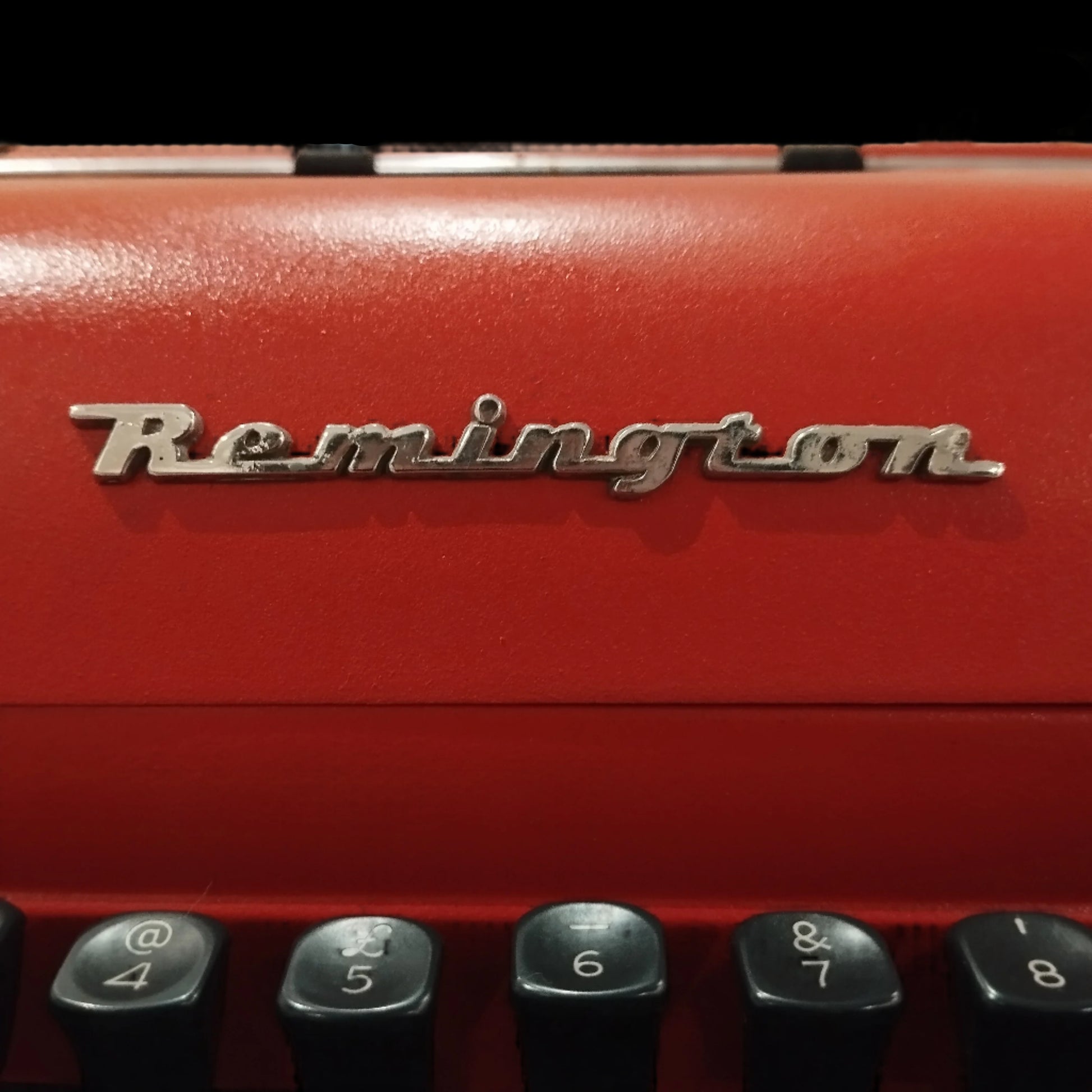 Image of Remington Personal Portable Typewriter. Available from universaltypewritercompany.in