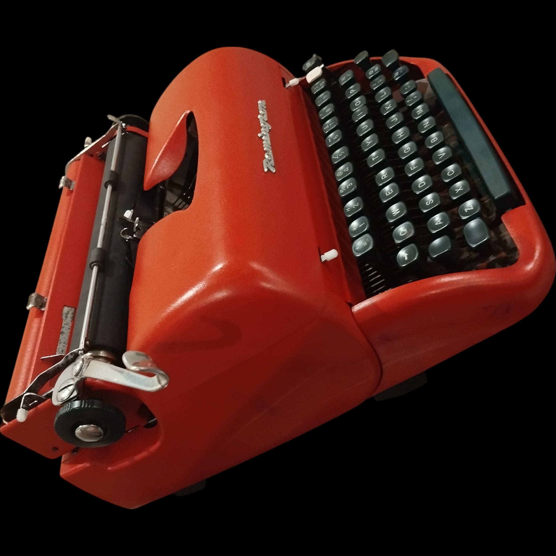 Image of Remington Personal Portable Typewriter. Available from universaltypewritercompany.in