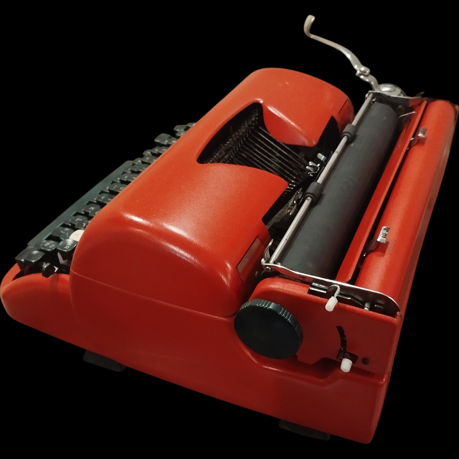 Image of Remington Personal Portable Typewriter. Available from universaltypewritercompany.in