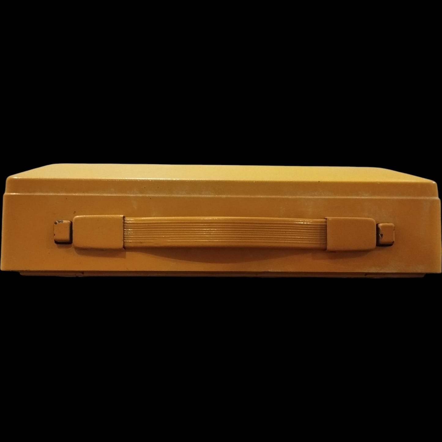 Image of Imperial Safari II QWERTZ keyboard Typewriter. Available from universaltypewritercompany.in