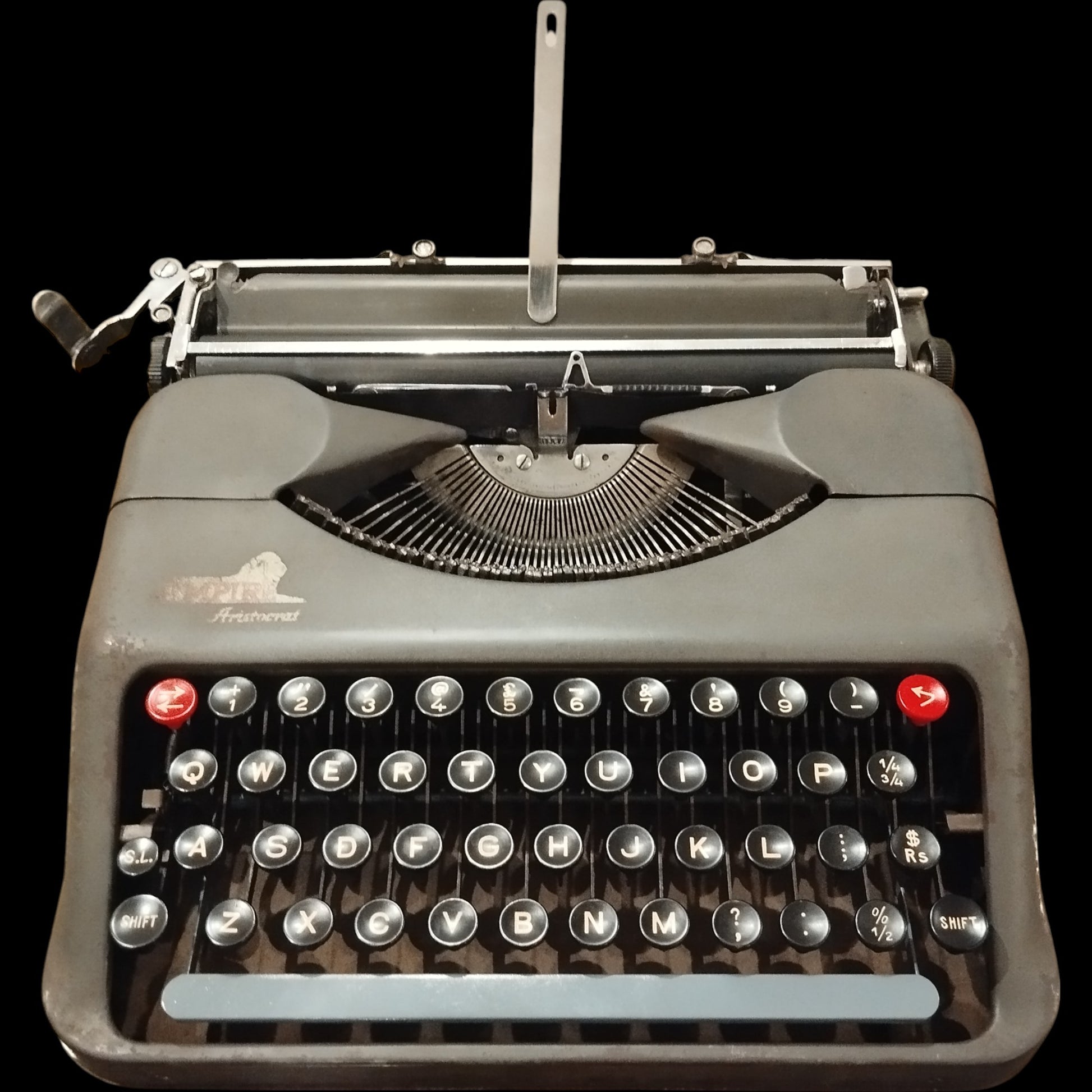 Image of Empire Aristocrat Typewriter. Available from universaltypewritercompany.in
