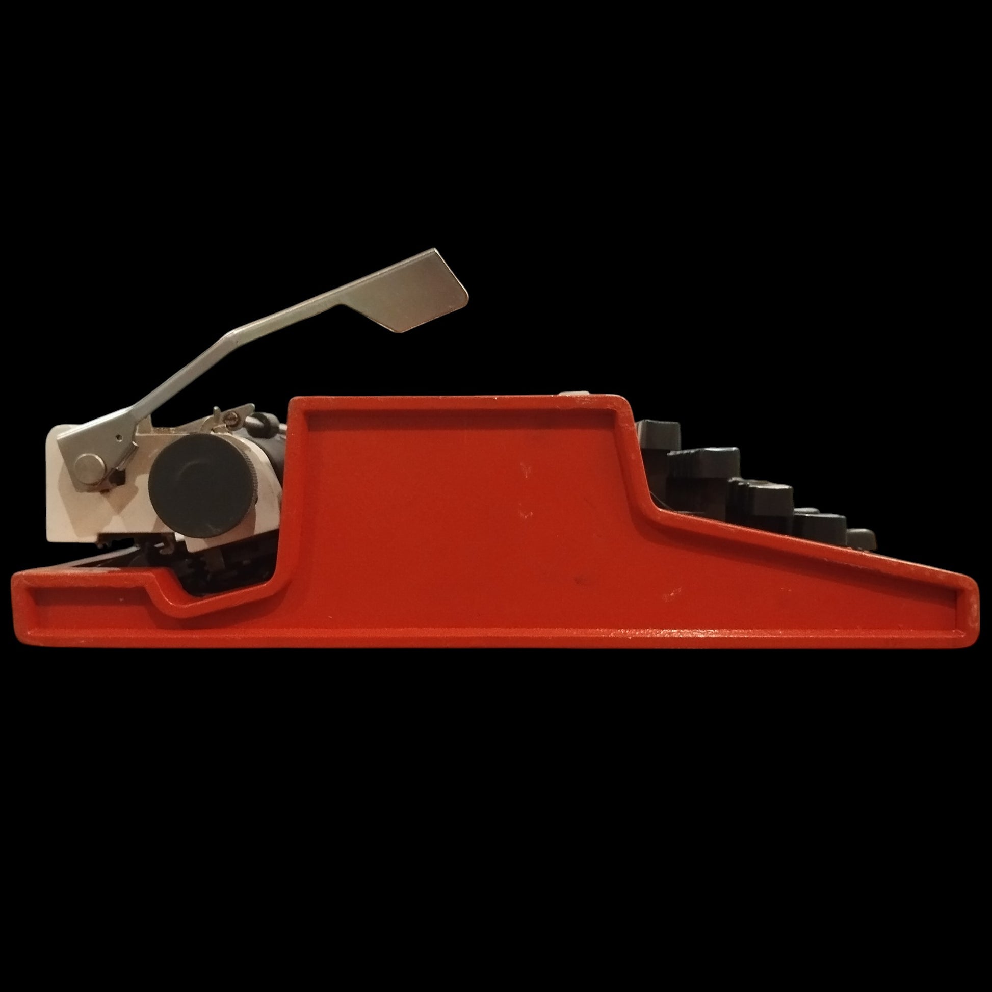 Image of Olympia Traveller De Luxe Typewriter. Available from universaltypewritercompany.in