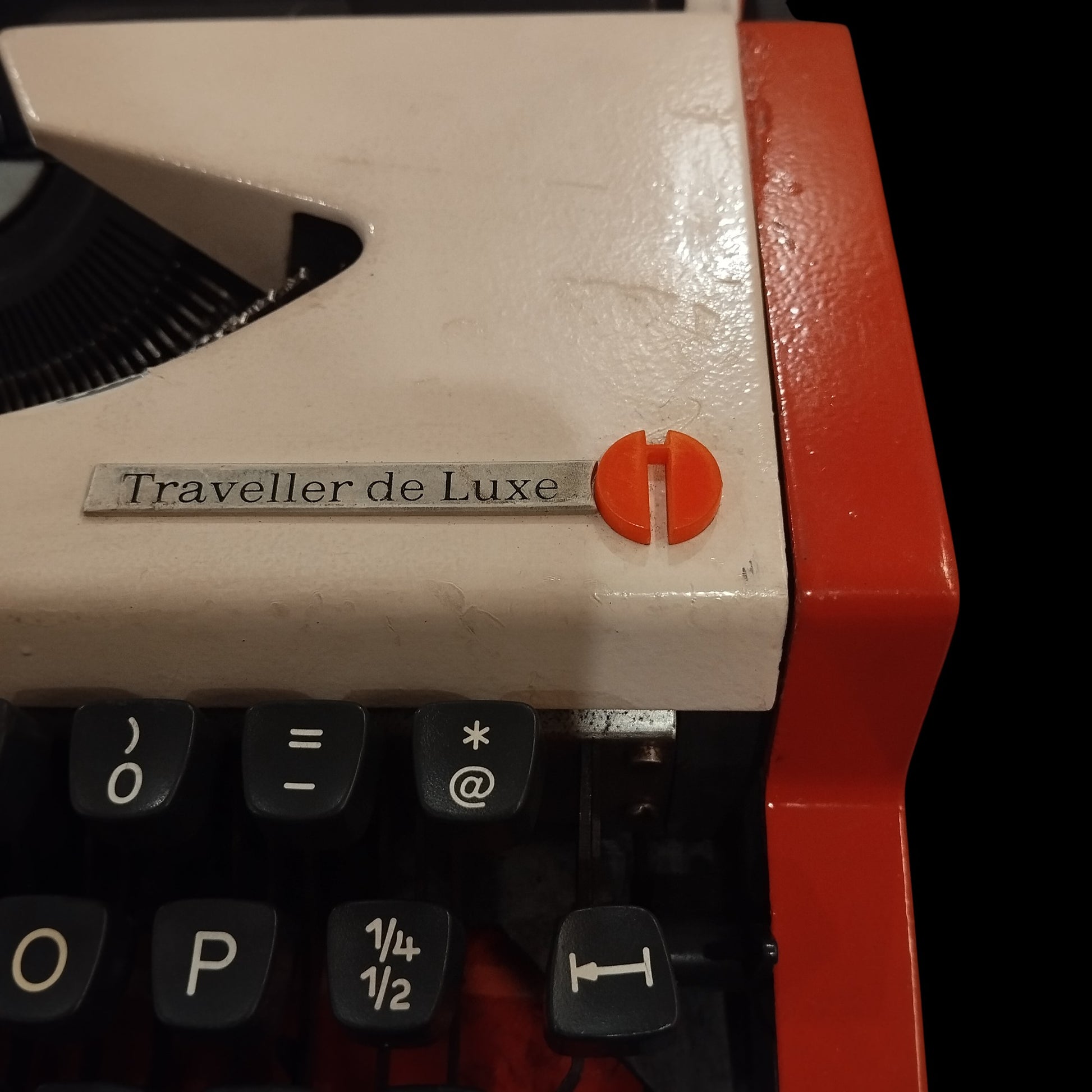 Image of Olympia Traveller De Luxe Typewriter. Available from universaltypewritercompany.in
