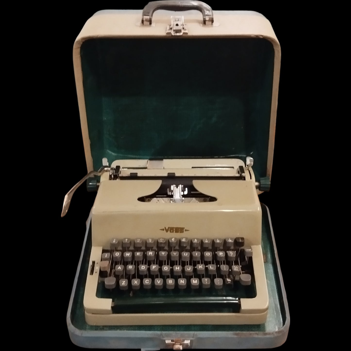 Image of Voss Typewriter. Available from universaltypewritercompany.in