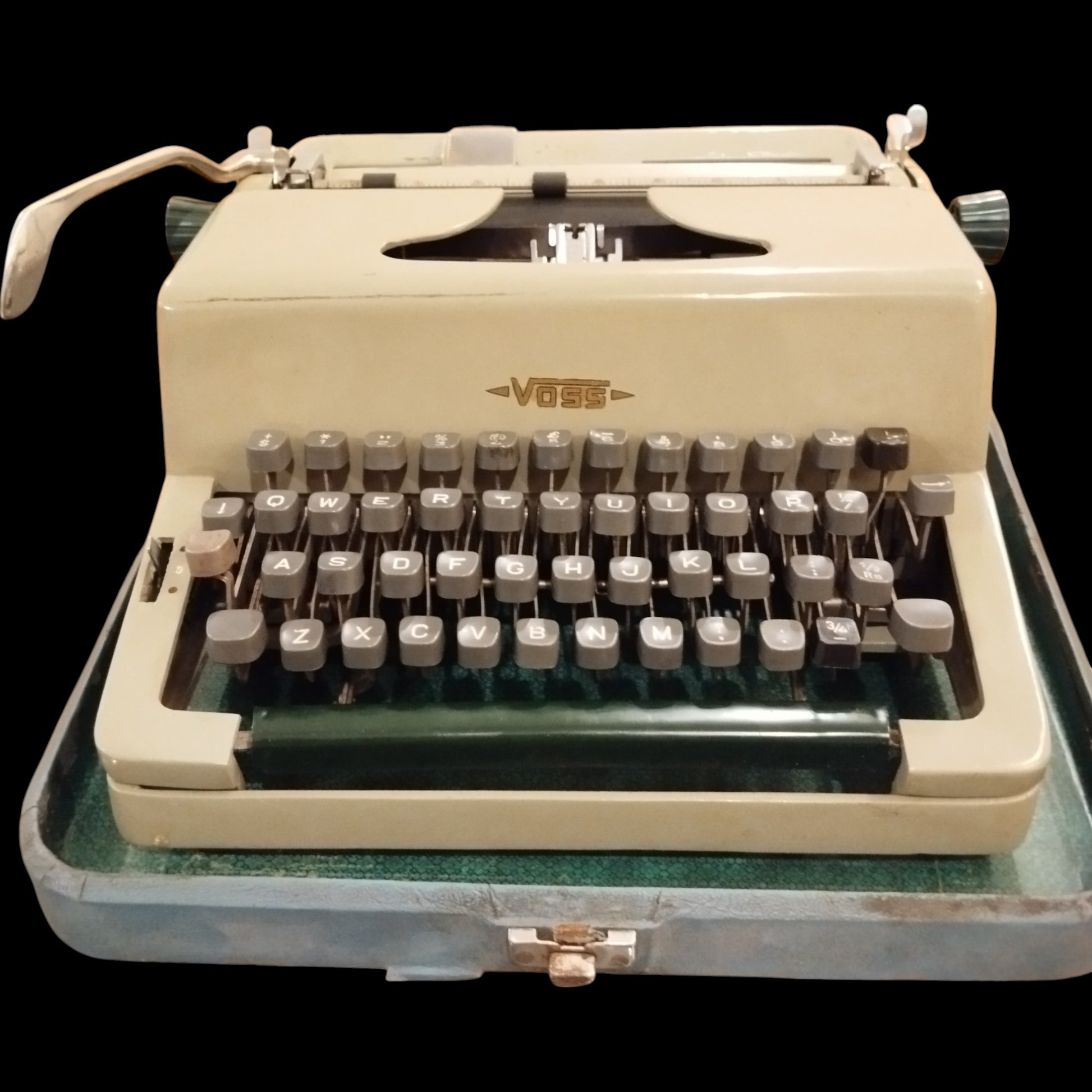 Image of Voss Typewriter. Available from universaltypewritercompany.in