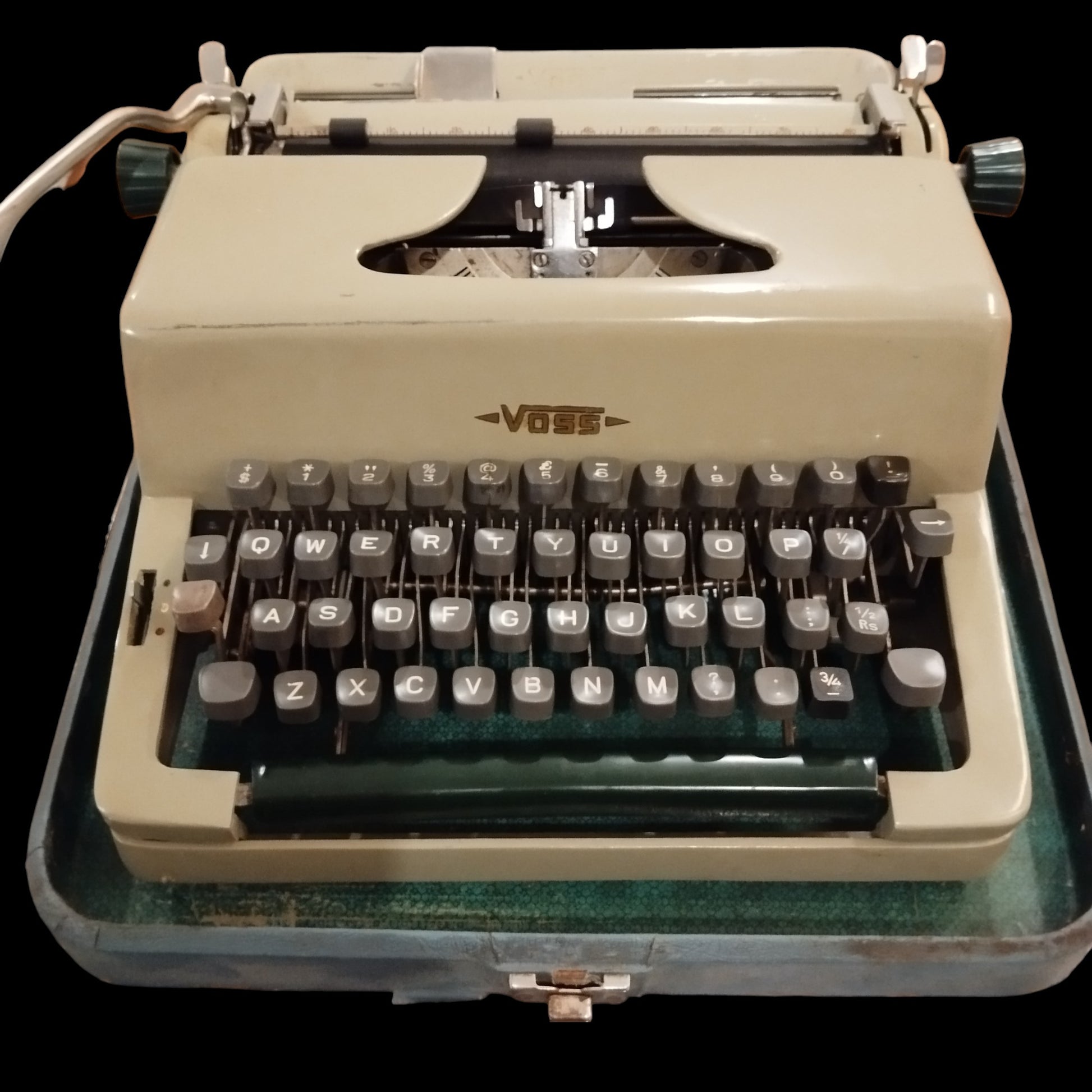 Image of Voss Typewriter. Available from universaltypewritercompany.in