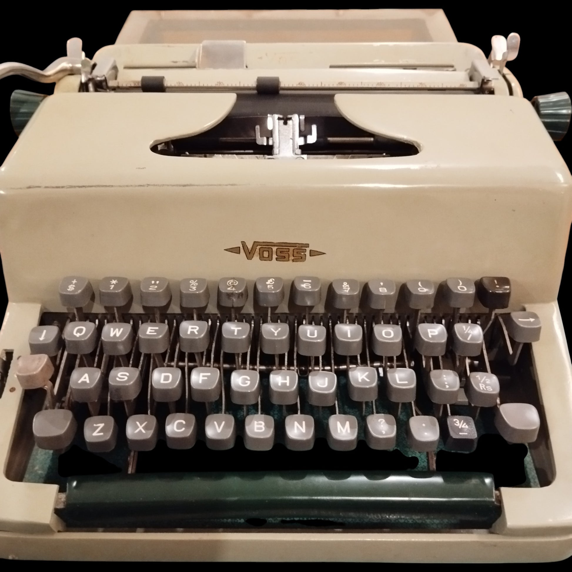 Image of Voss Typewriter. Available from universaltypewritercompany.in