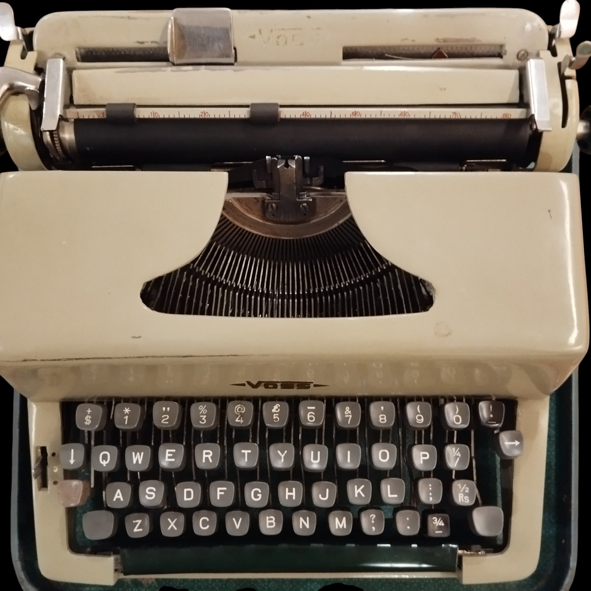 Image of Voss Typewriter. Available from universaltypewritercompany.in