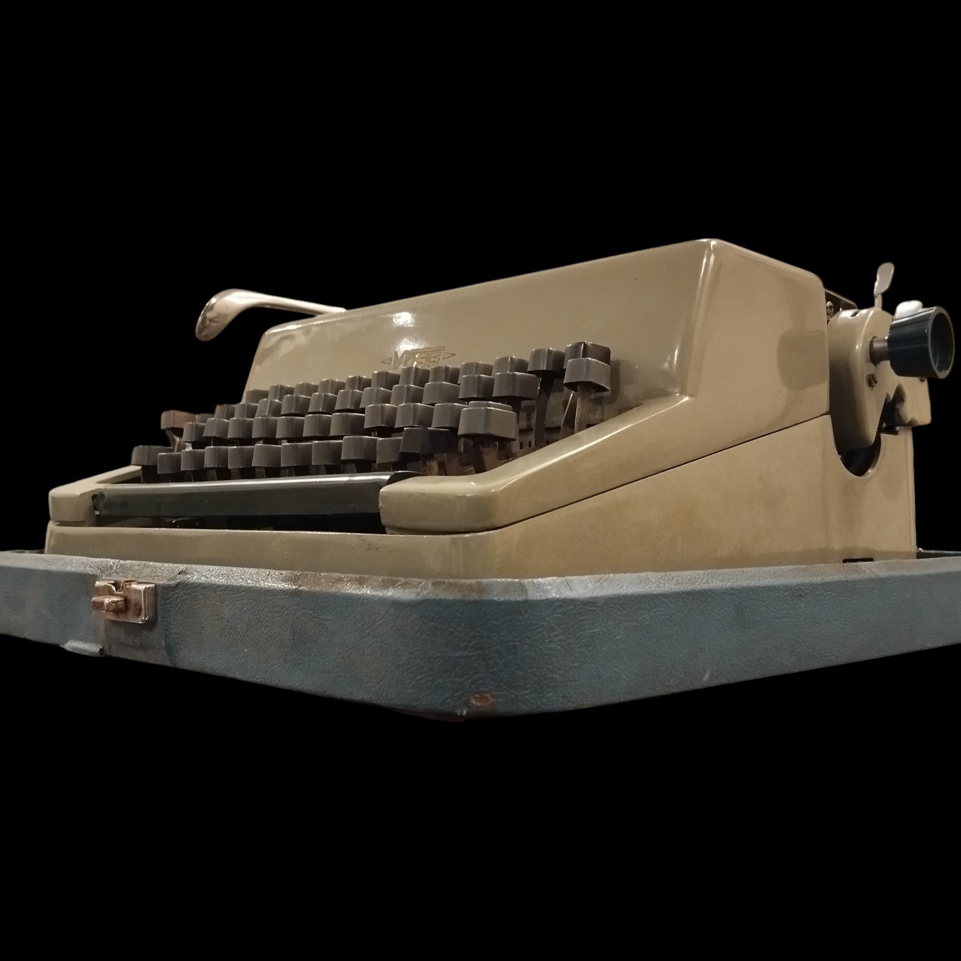 Image of Voss Typewriter. Available from universaltypewritercompany.in