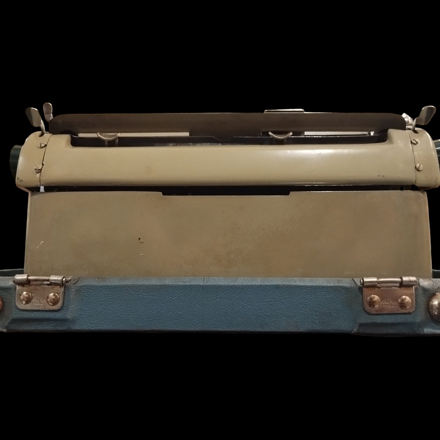 Image of Voss Typewriter. Available from universaltypewritercompany.in