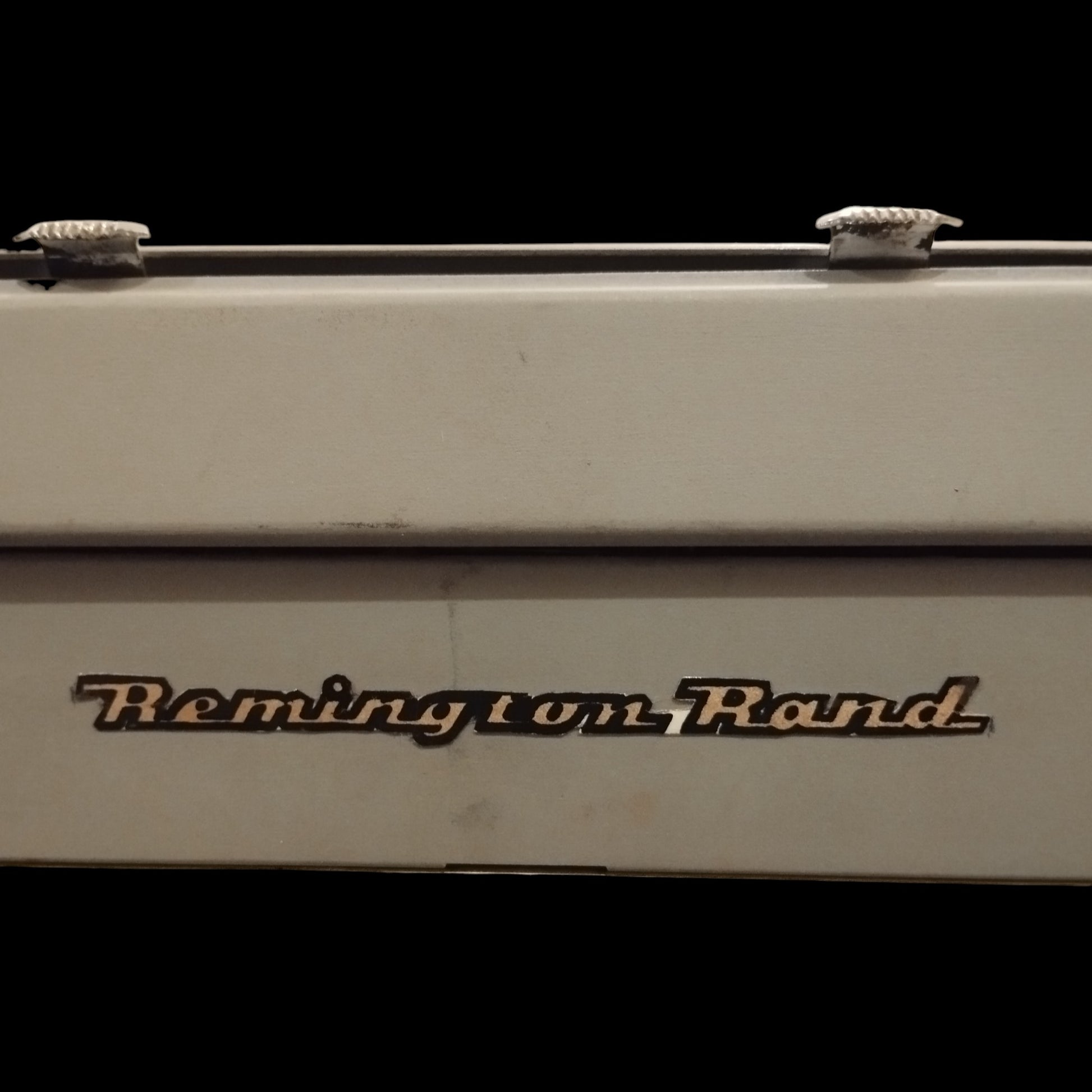 Image of Remington Monarch Typewriter. Available from universaltypewritercompany.in