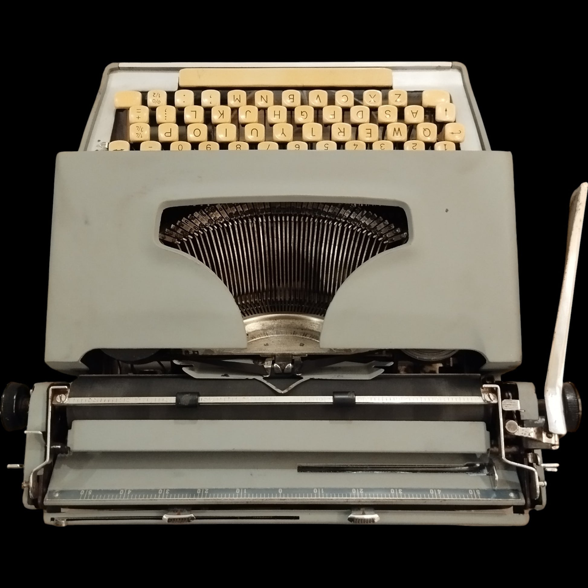 Image of Remington Monarch Typewriter. Available from universaltypewritercompany.in