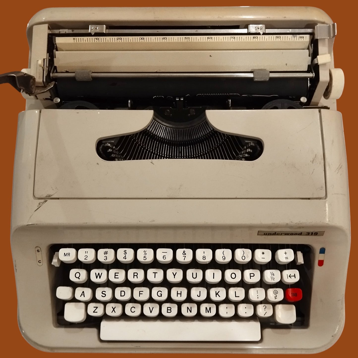 Image of Underwood 319 Typewriter. Available from universaltypewritercompany.in