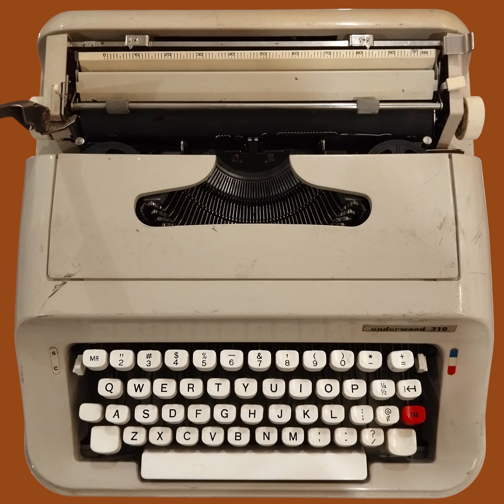 Image of Underwood 319 Typewriter. Available from universaltypewritercompany.in