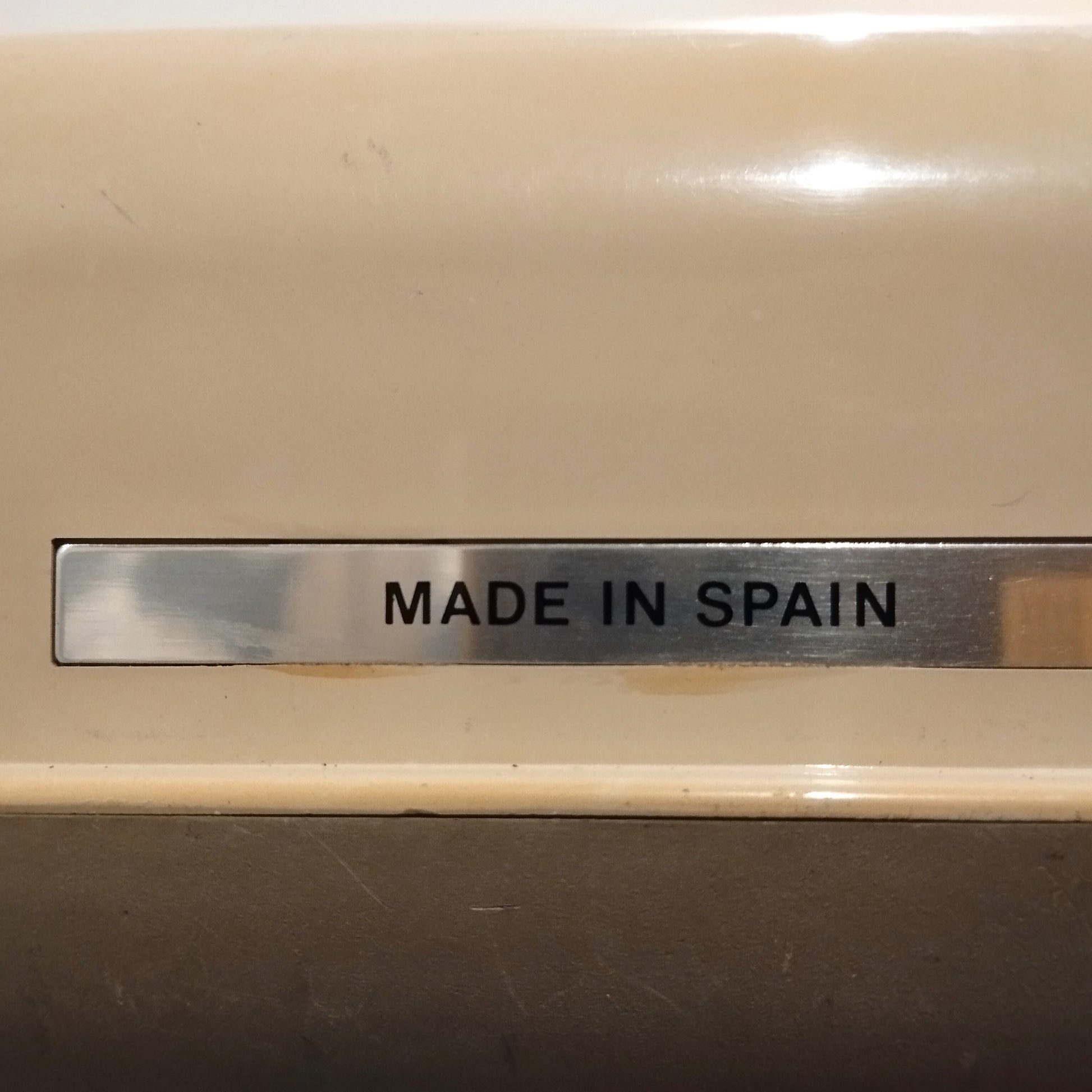 Image of Underwood 319 Typewriter. Available from universaltypewritercompany.in