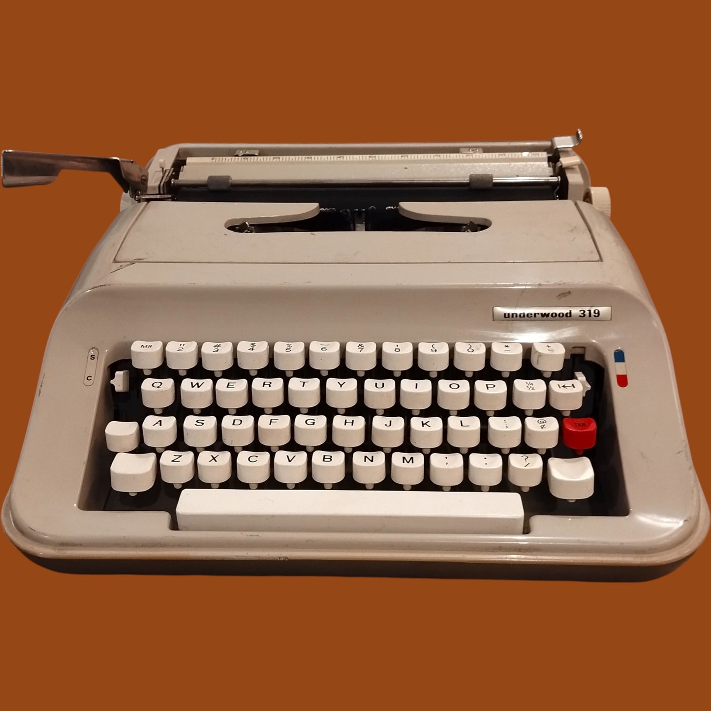 Image of Underwood 319 Typewriter. Available from universaltypewritercompany.in