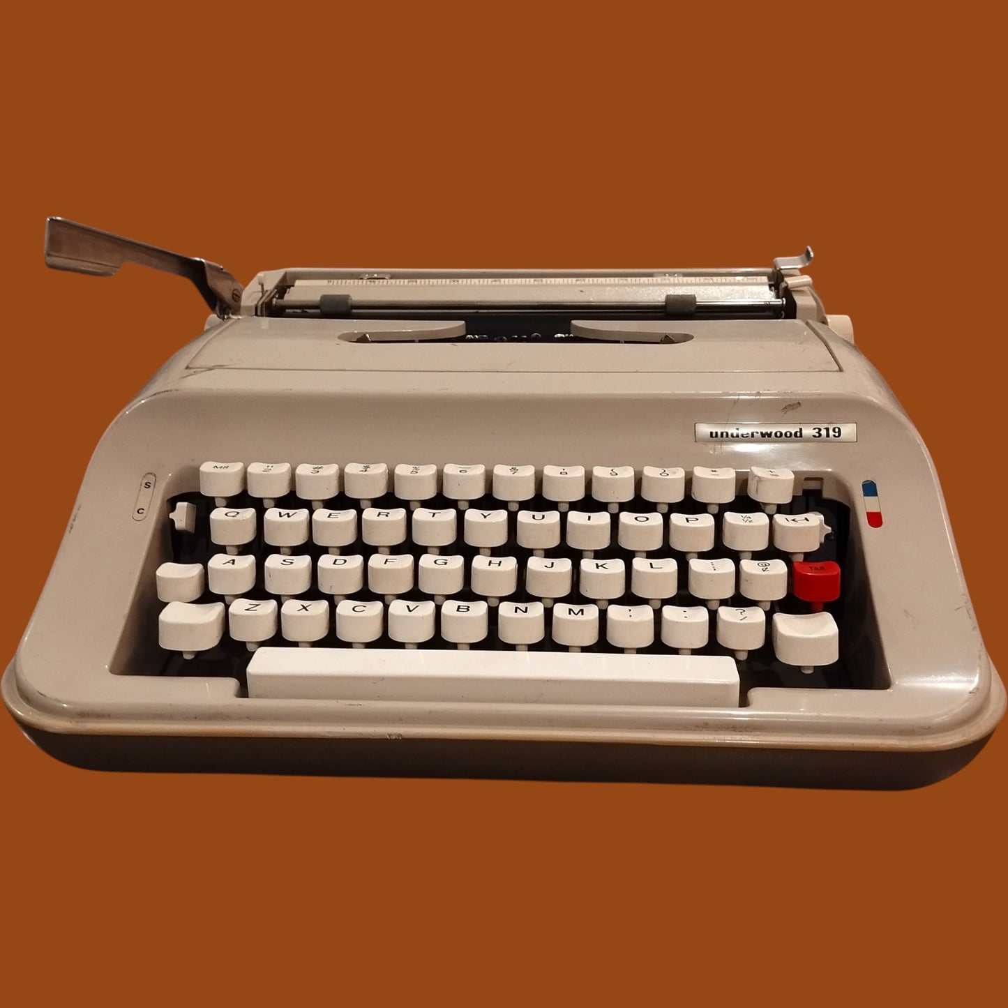 Image of Underwood 319 Typewriter. Available from universaltypewritercompany.in