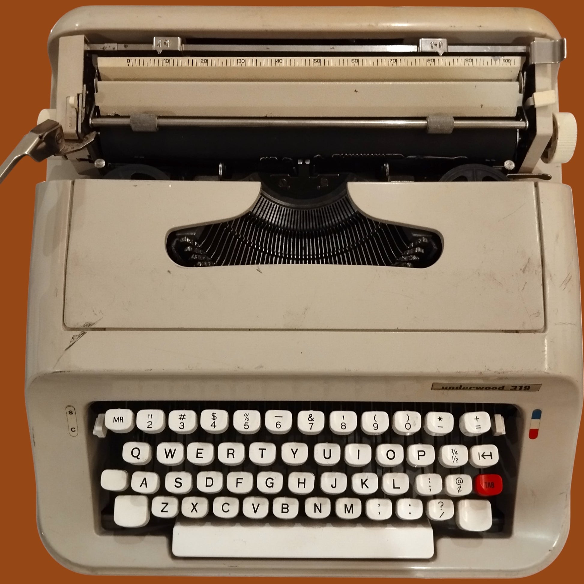 Image of Underwood 319 Typewriter. Available from universaltypewritercompany.in