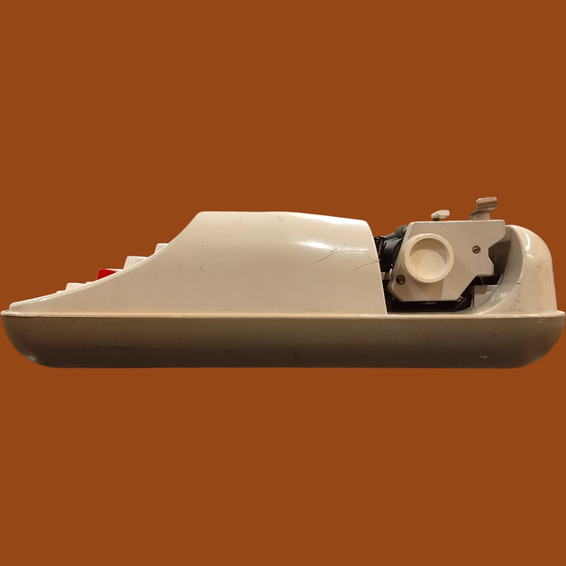 Image of Underwood 319 Typewriter. Available from universaltypewritercompany.in