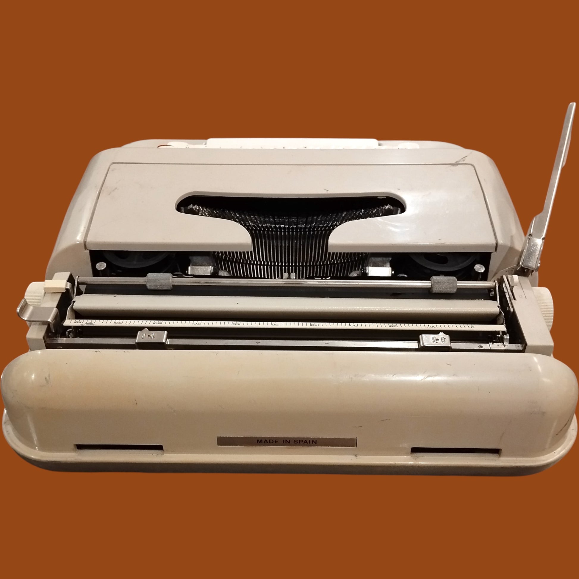 Image of Underwood 319 Typewriter. Available from universaltypewritercompany.in