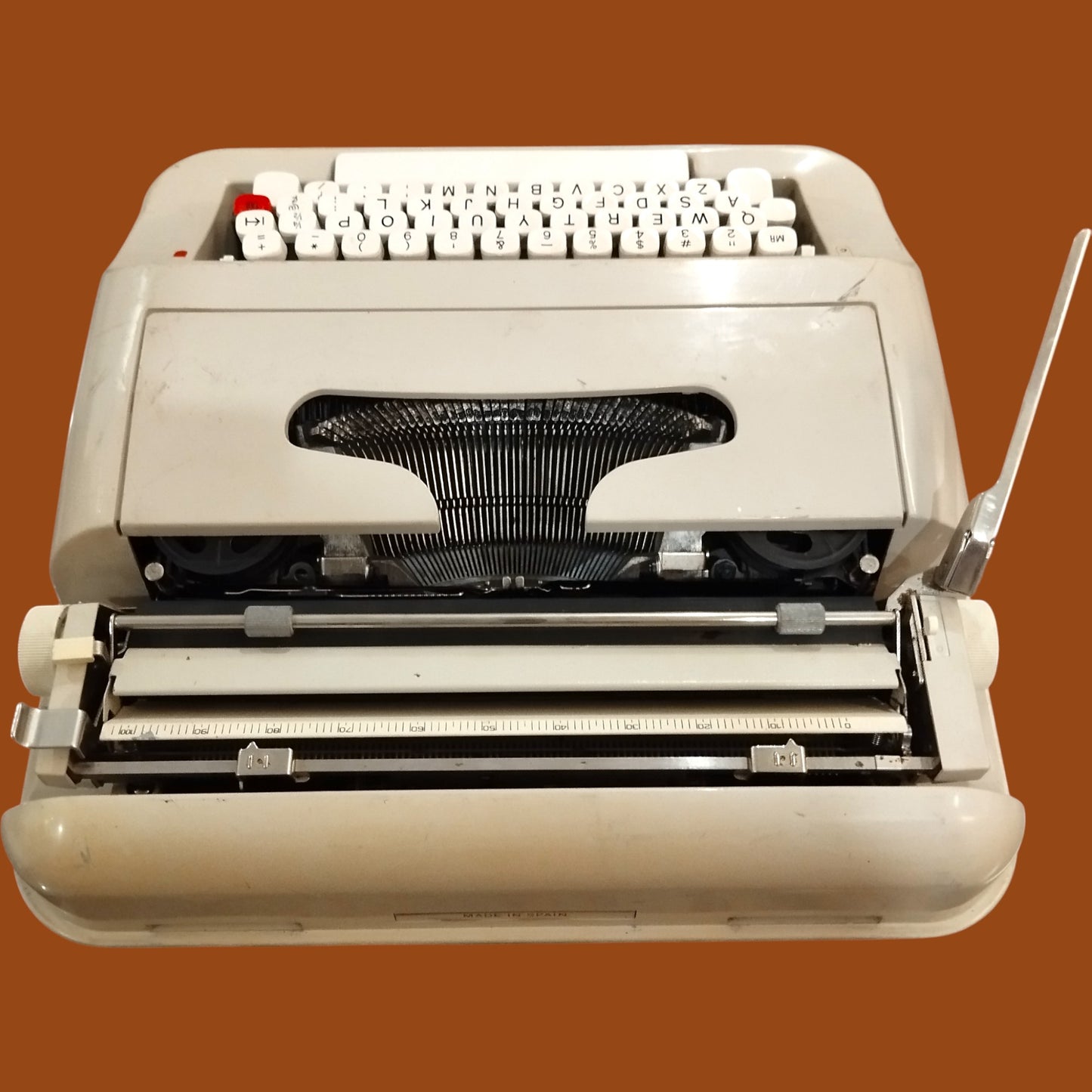 Image of Underwood 319 Typewriter. Available from universaltypewritercompany.in