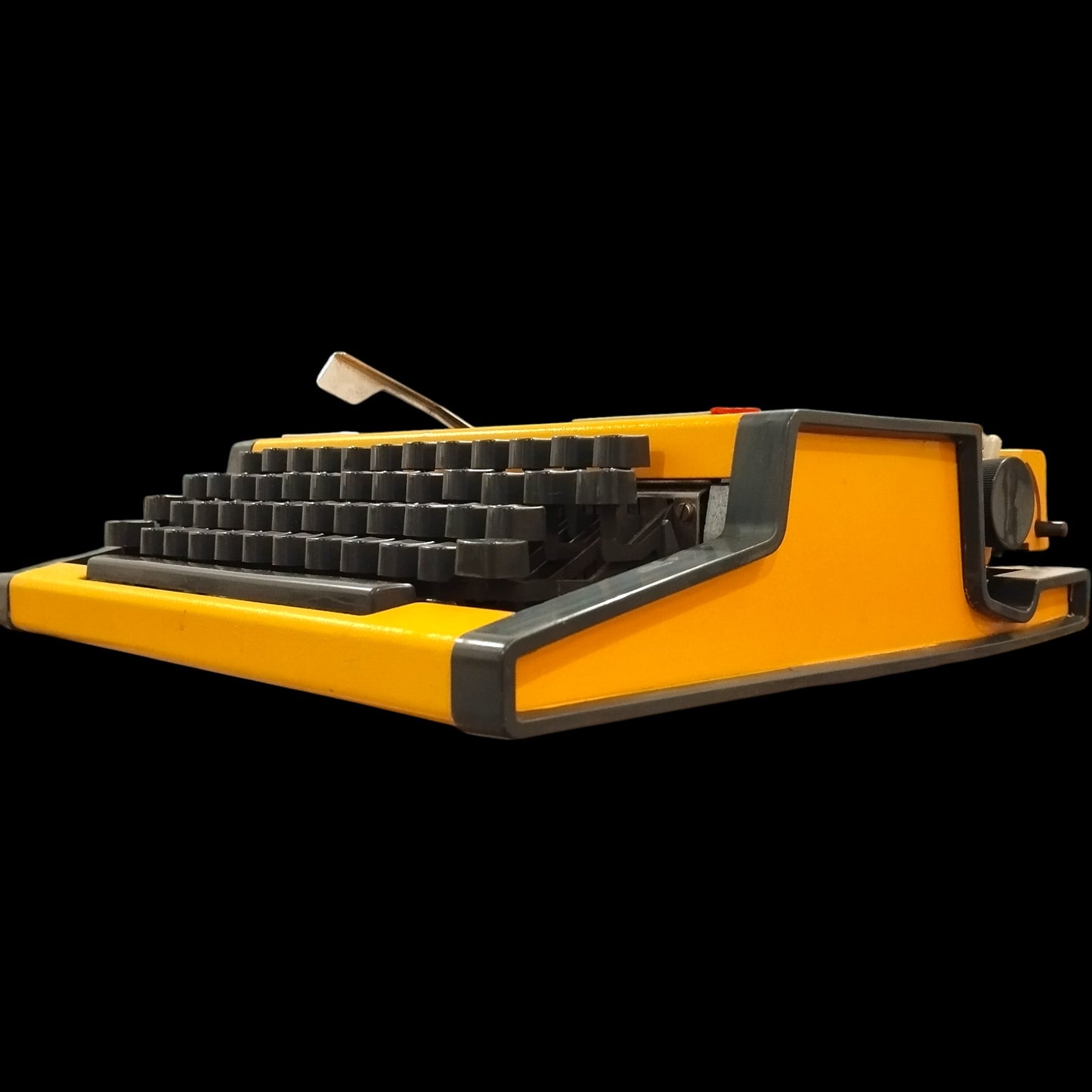 Image of Olympia Traveller De Luxe Typewriter. Available from universaltypewritercompany.in