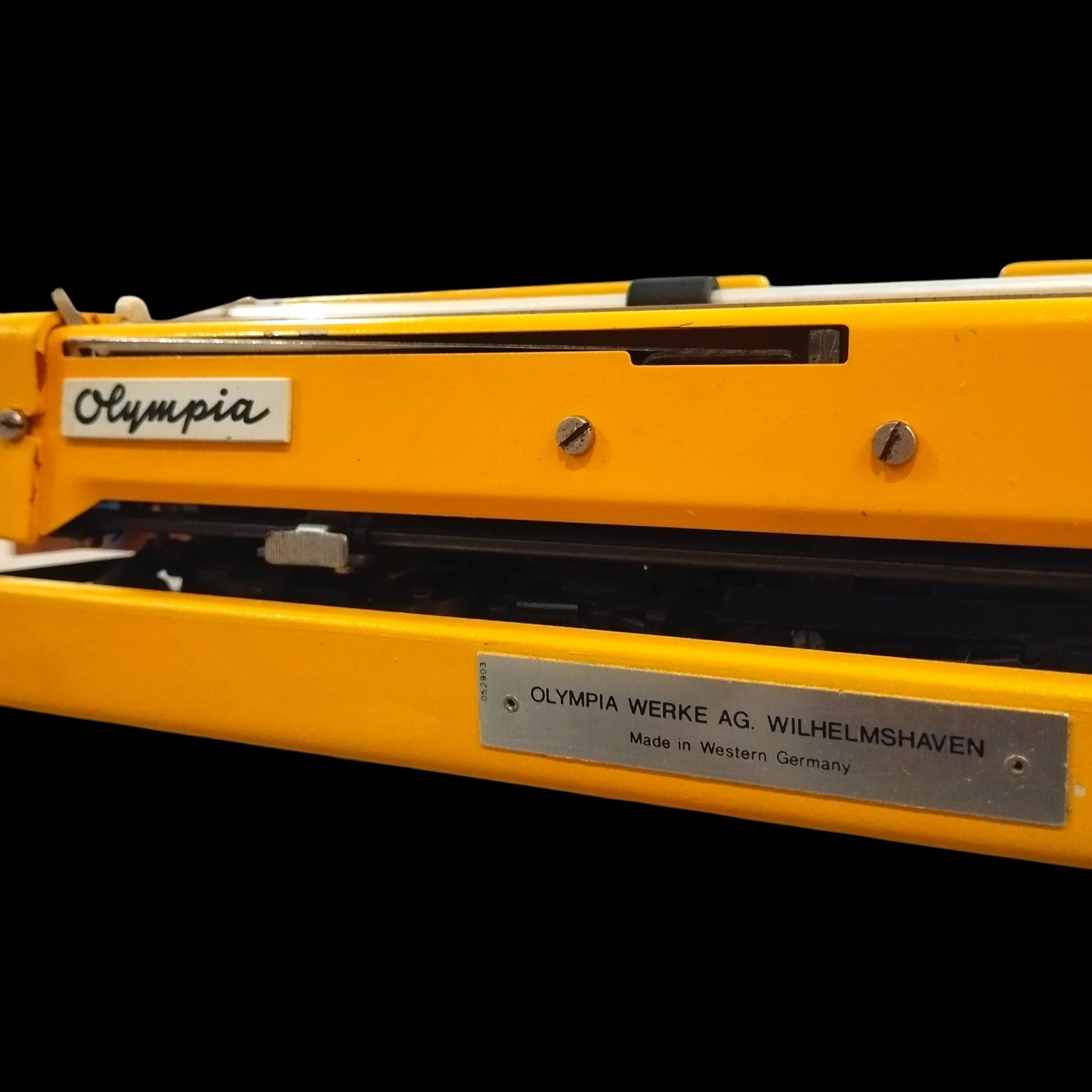 Image of Olympia Traveller De Luxe Typewriter. Available from universaltypewritercompany.in